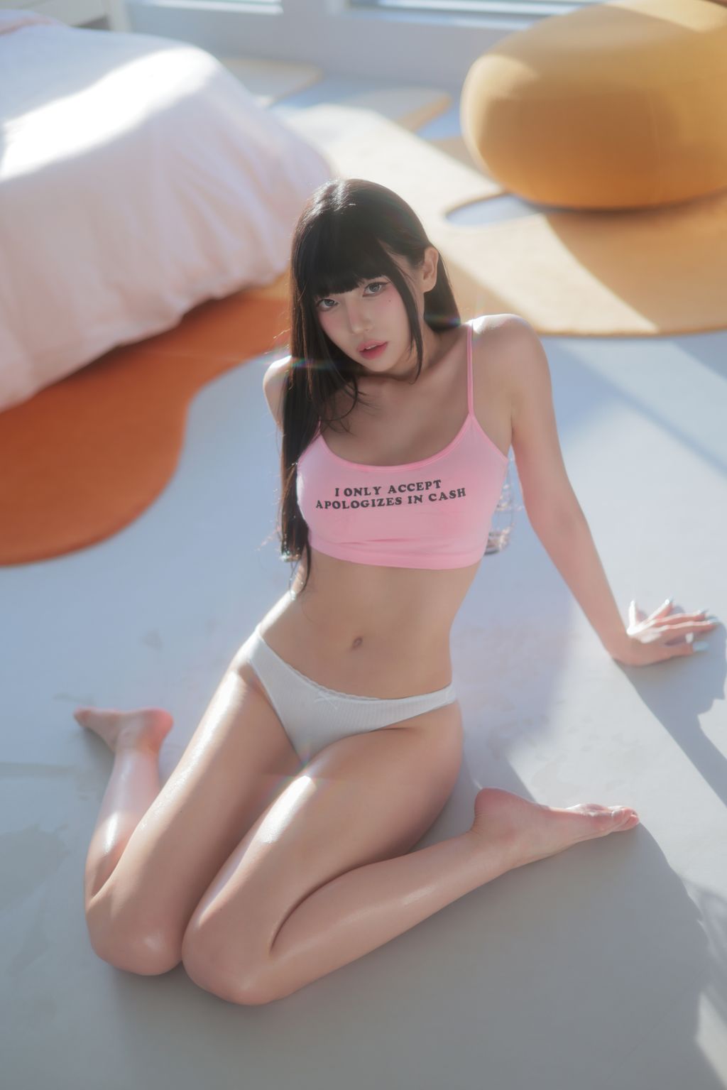 Dongeuran (동그란): Baby Oil (240 photos) 4 Dongeuran (동그란): Baby Oil (240 photos) 4