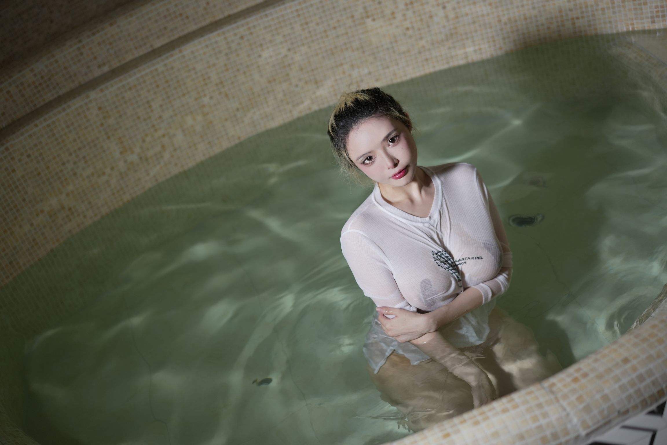 Coser@秋和柯基: 浴池 (100 photos + 1 video) 13 Coser@秋和柯基: 浴池 (100 photos + 1 video) 13
