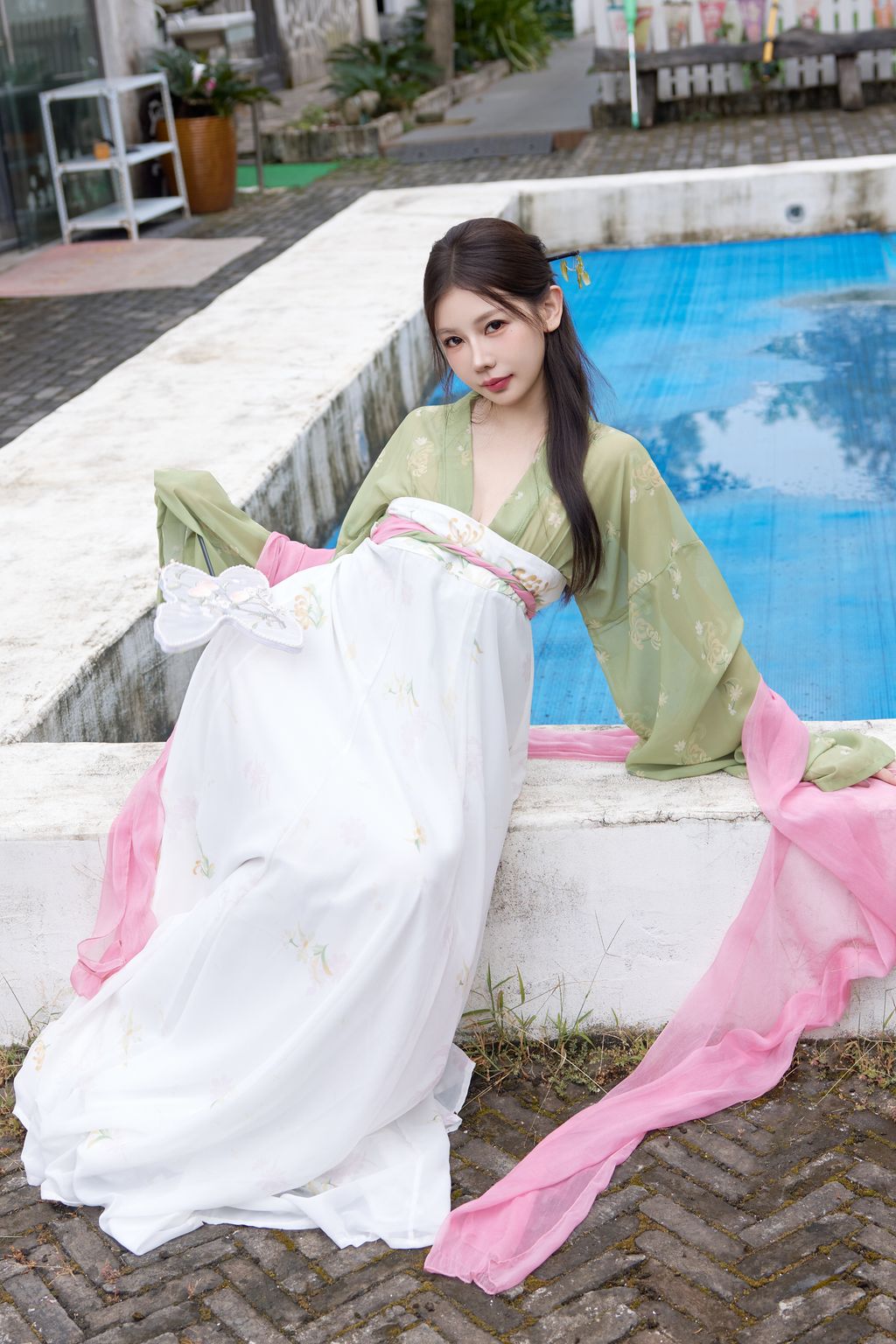 [内购无水印] Yin Tian Tian (尹甜甜sunny): 秀人网模特 中秋汉服 (109 photos)