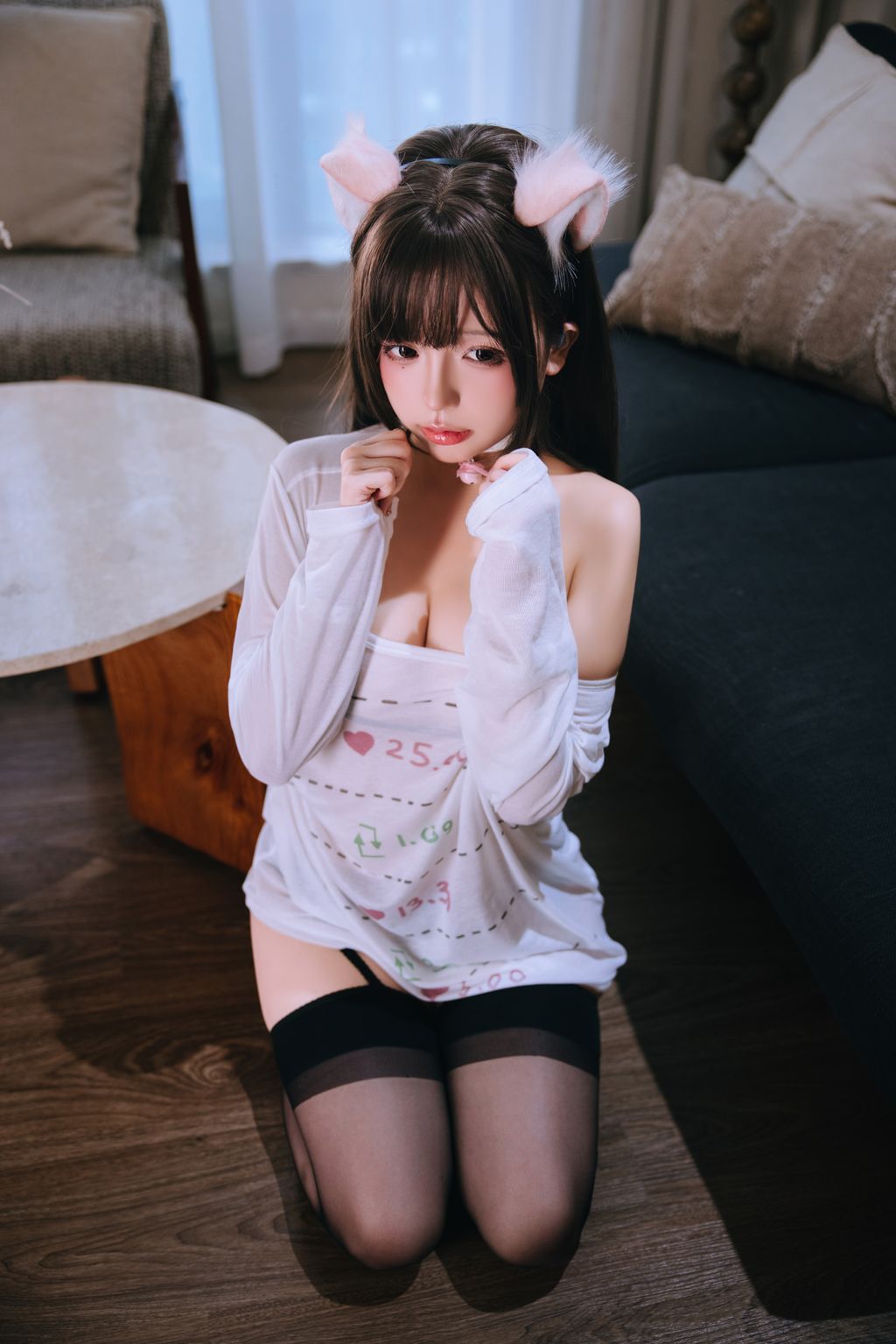 Coser@日奈娇: 家里的猫 (180 photos + 5 videos) 6 Coser@日奈娇: 家里的猫 (180 photos + 5 videos) 6