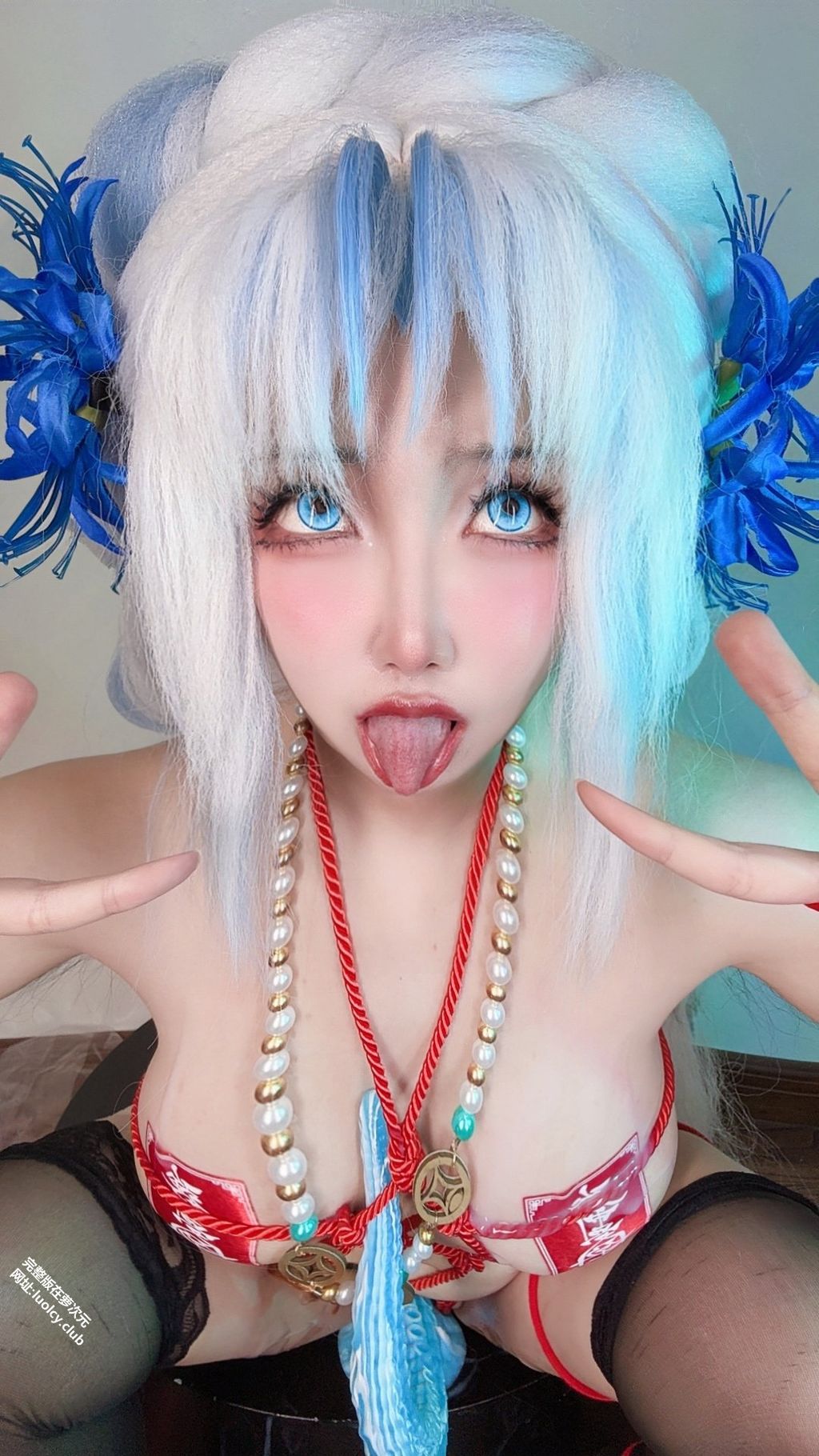 Coser@香草奶喵: 双尾白虎萝莉户外露出 (257 photos + 332 videos) 18 Coser@香草奶喵: 双尾白虎萝莉户外露出 (257 photos + 332 videos) 18