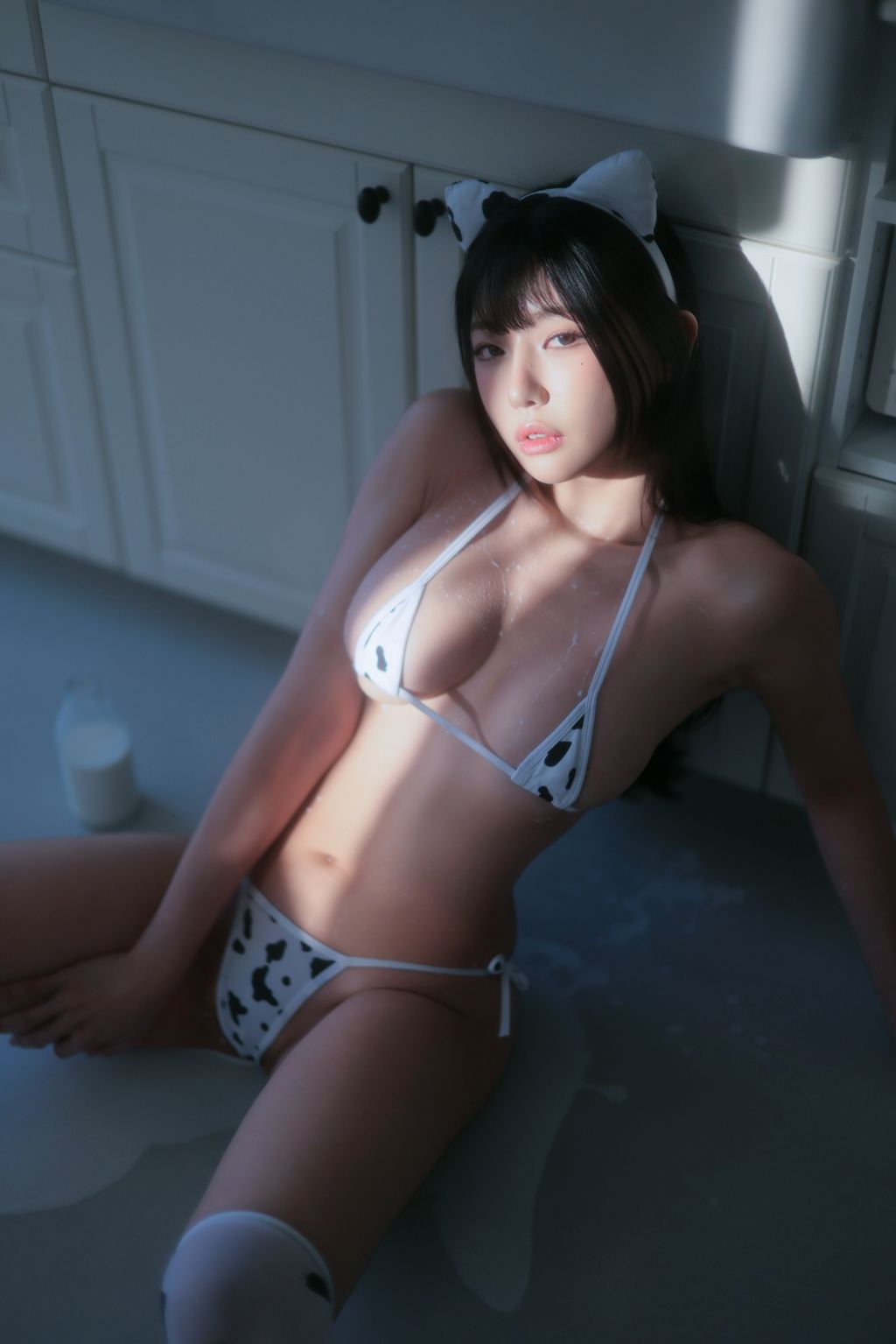 Dongeuran (동그란): Milk Cow #01 (128 photos) 2 Dongeuran (동그란): Milk Cow #01 (128 photos) 2