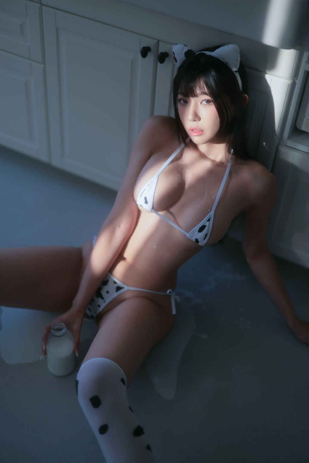 Dongeuran (동그란): Milk Cow #01 (128 photos) 3 Dongeuran (동그란): Milk Cow #01 (128 photos) 3