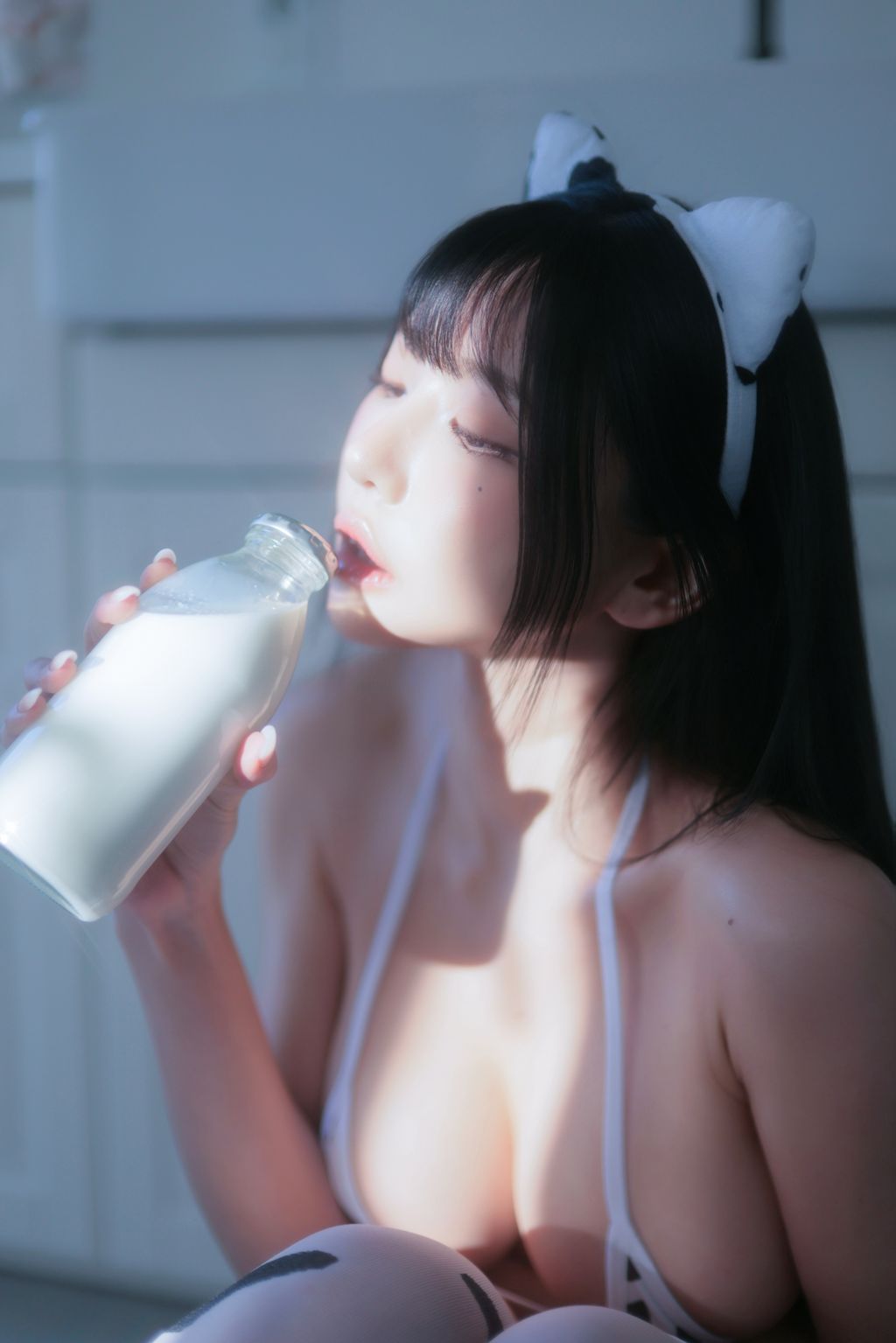 Dongeuran (동그란): Milk Cow #01 (128 photos) 3 Dongeuran (동그란): Milk Cow #01 (128 photos) 3