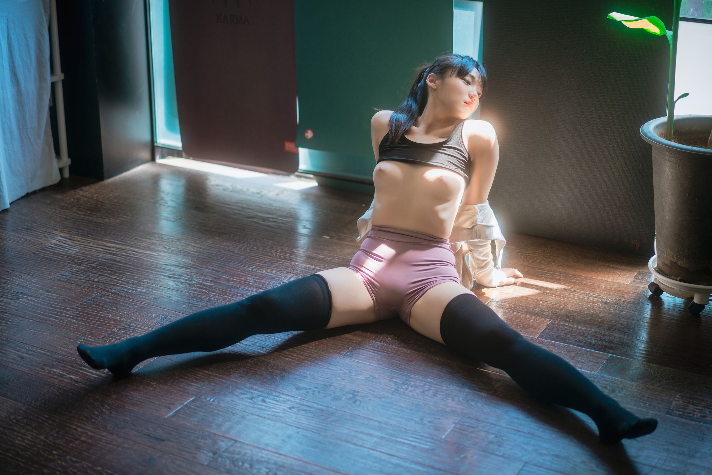 DJAWA Photo: HENDOONG (혠둥이) – Loose and Tight – Relief and Relax (220 photos) 2 DJAWA Photo: HENDOONG (혠둥이) – Loose and Tight – Relief and Relax (220 photos) 2