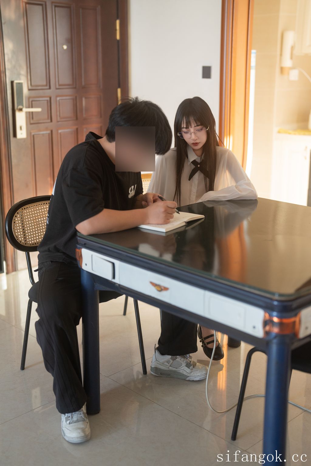 [XR Uncensored] 茂木希子 & 璐璐: R18 希威社模特 家教与后妈 (73 photos)