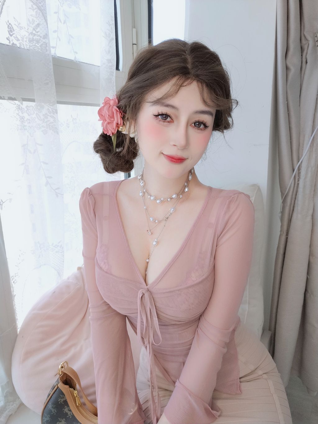 Coser@白银81: [Fantia] 2024年11月会员合集（16套） (137 photos + 3 videos)