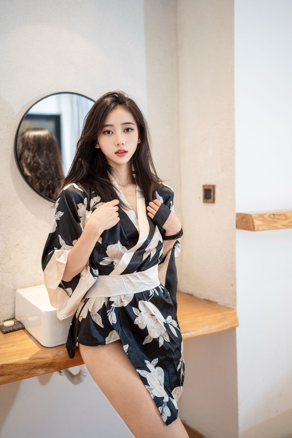 [XR Uncensored] 时安安: R18 秀人网模特 滴蜡 (90 photos)