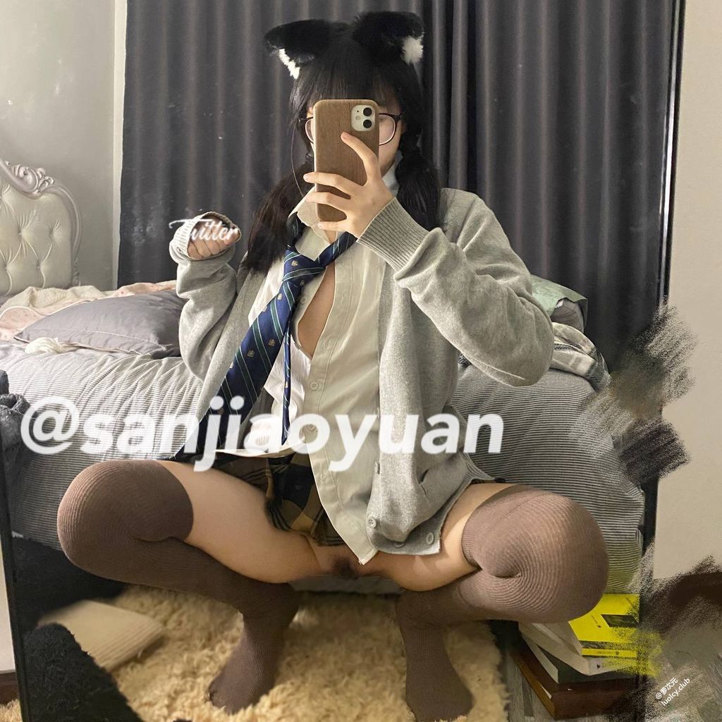 sanjiaoyuan(三角圆): 顶级白虎萝莉门槛福利合集 (719 photos + 124 videos) 10 sanjiaoyuan(三角圆): 顶级白虎萝莉门槛福利合集 (719 photos + 124 videos) 10