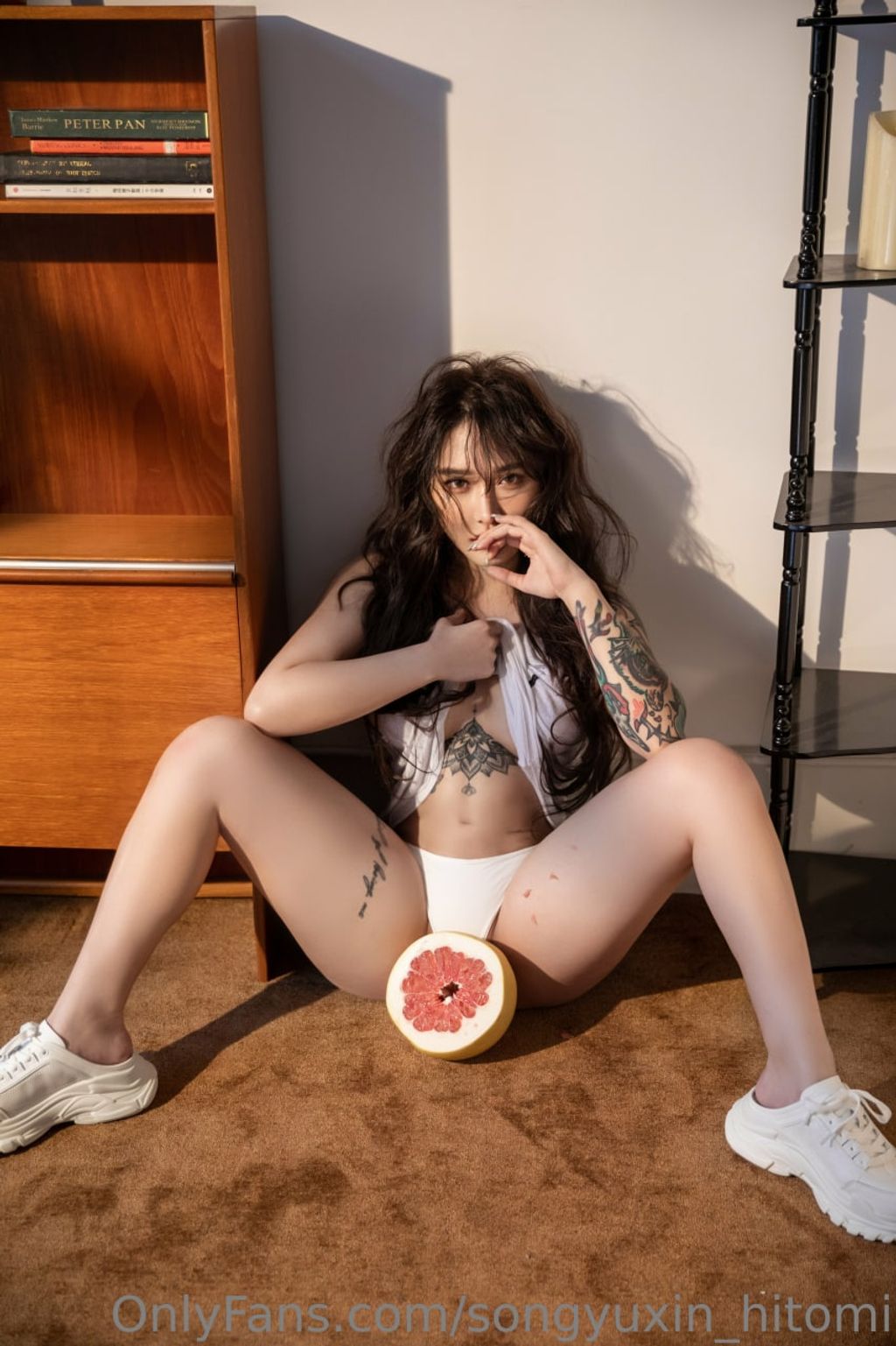 宋昱欣Hitomi: OF私拍 童颜巨臀网红脸A4腰 (318 photos + 14 videos) 7 宋昱欣Hitomi: OF私拍 童颜巨臀网红脸A4腰 (318 photos + 14 videos) 7