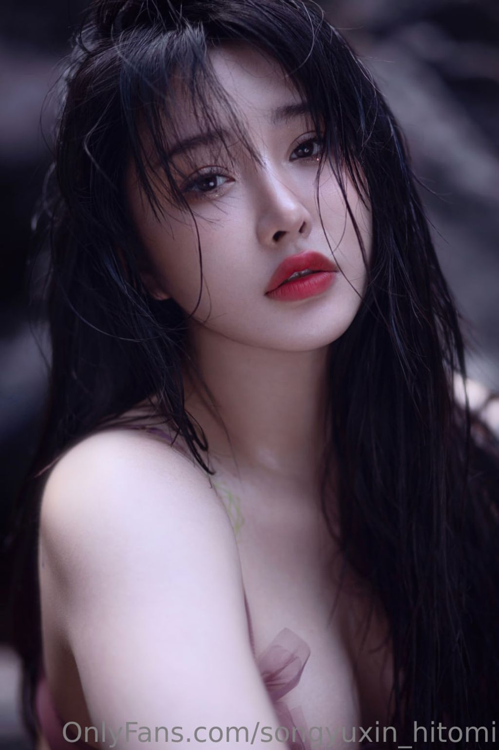 宋昱欣Hitomi: OF私拍 童颜巨臀网红脸A4腰 (318 photos + 14 videos) 1 宋昱欣Hitomi: OF私拍 童颜巨臀网红脸A4腰 (318 photos + 14 videos) 1