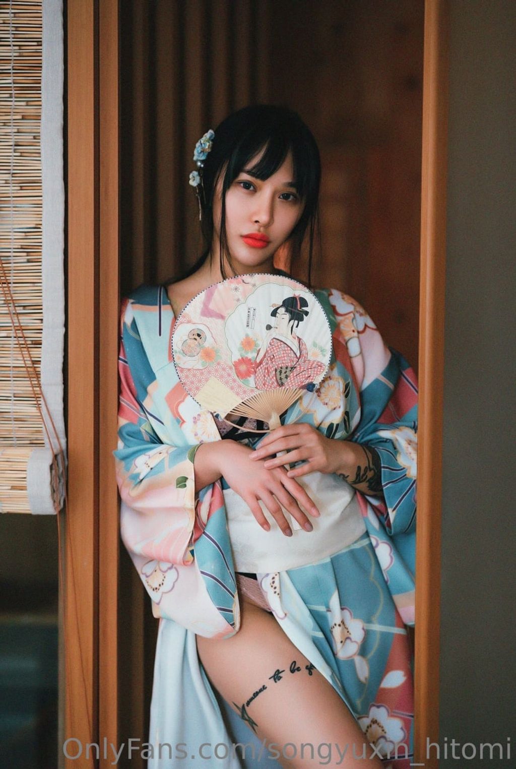 宋昱欣Hitomi: OF私拍 童颜巨臀网红脸A4腰 (318 photos + 14 videos) 17 宋昱欣Hitomi: OF私拍 童颜巨臀网红脸A4腰 (318 photos + 14 videos) 17