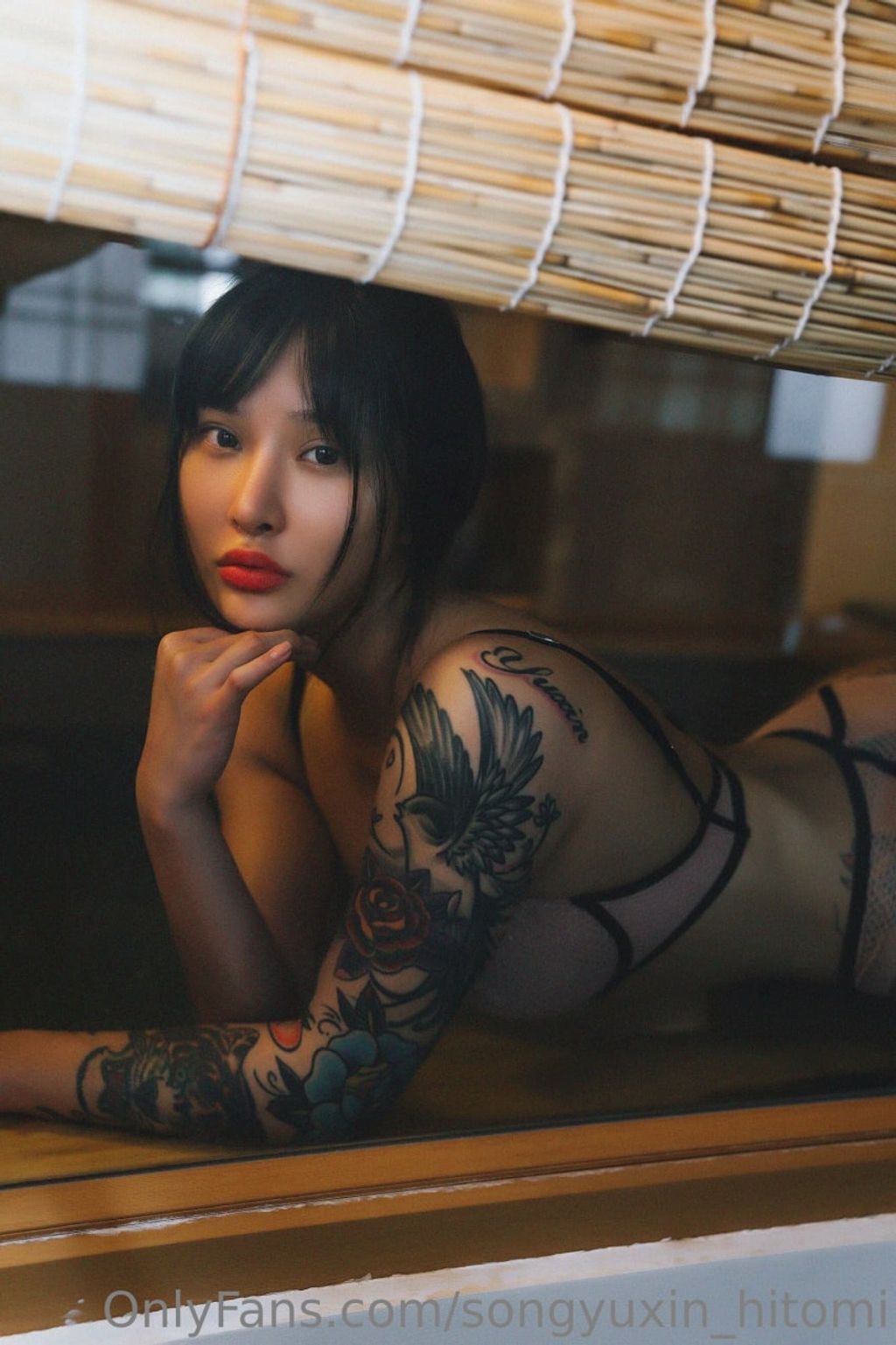 宋昱欣Hitomi: OF私拍 童颜巨臀网红脸A4腰 (318 photos + 14 videos) 10 宋昱欣Hitomi: OF私拍 童颜巨臀网红脸A4腰 (318 photos + 14 videos) 10