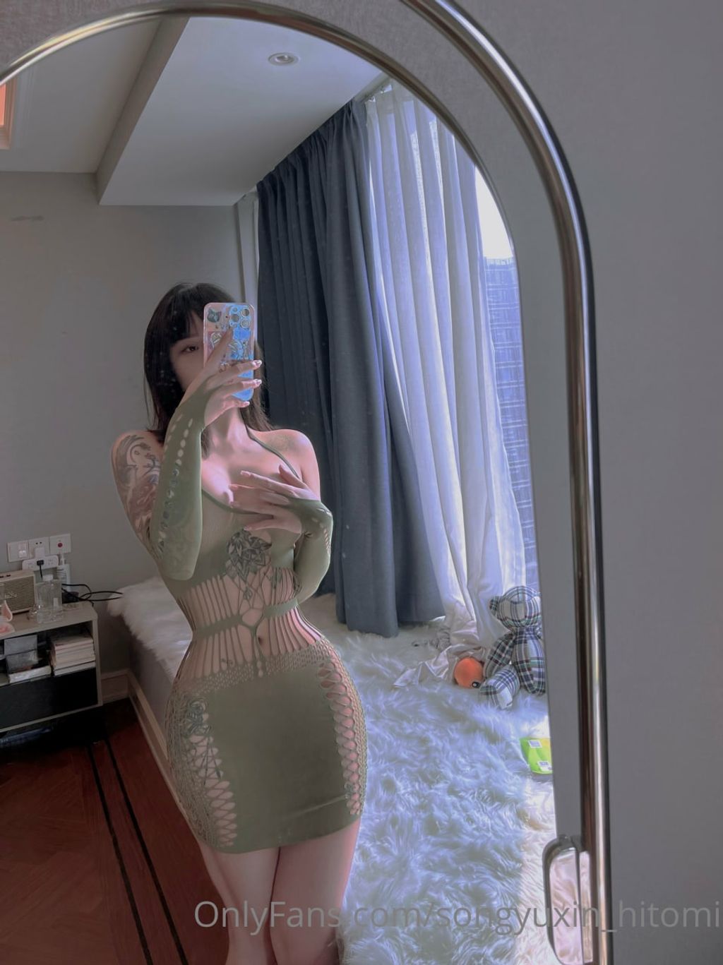宋昱欣Hitomi: OF私拍 童颜巨臀网红脸A4腰 (318 photos + 14 videos) 12 宋昱欣Hitomi: OF私拍 童颜巨臀网红脸A4腰 (318 photos + 14 videos) 12
