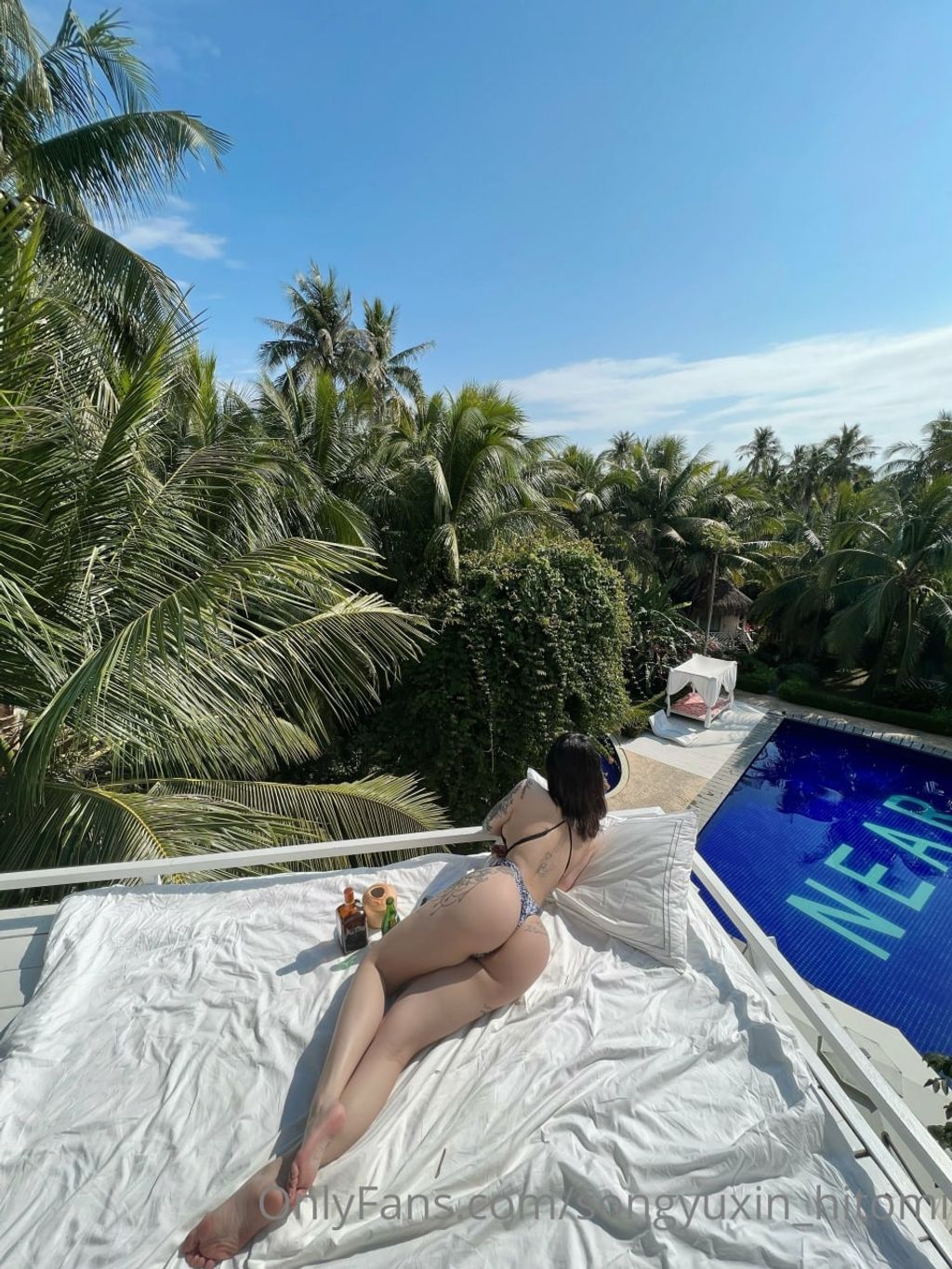 宋昱欣Hitomi: OF私拍 童颜巨臀网红脸A4腰 (318 photos + 14 videos) 17 宋昱欣Hitomi: OF私拍 童颜巨臀网红脸A4腰 (318 photos + 14 videos) 17