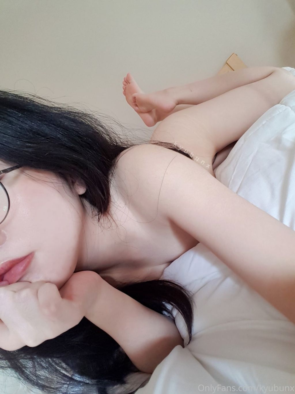 kyubunx: OnlyFans福利私拍 身材天然皮肤白净滋润红唇诱人 (675 photos + 25 videos) 1 kyubunx: OnlyFans福利私拍 身材天然皮肤白净滋润红唇诱人 (675 photos + 25 videos) 1