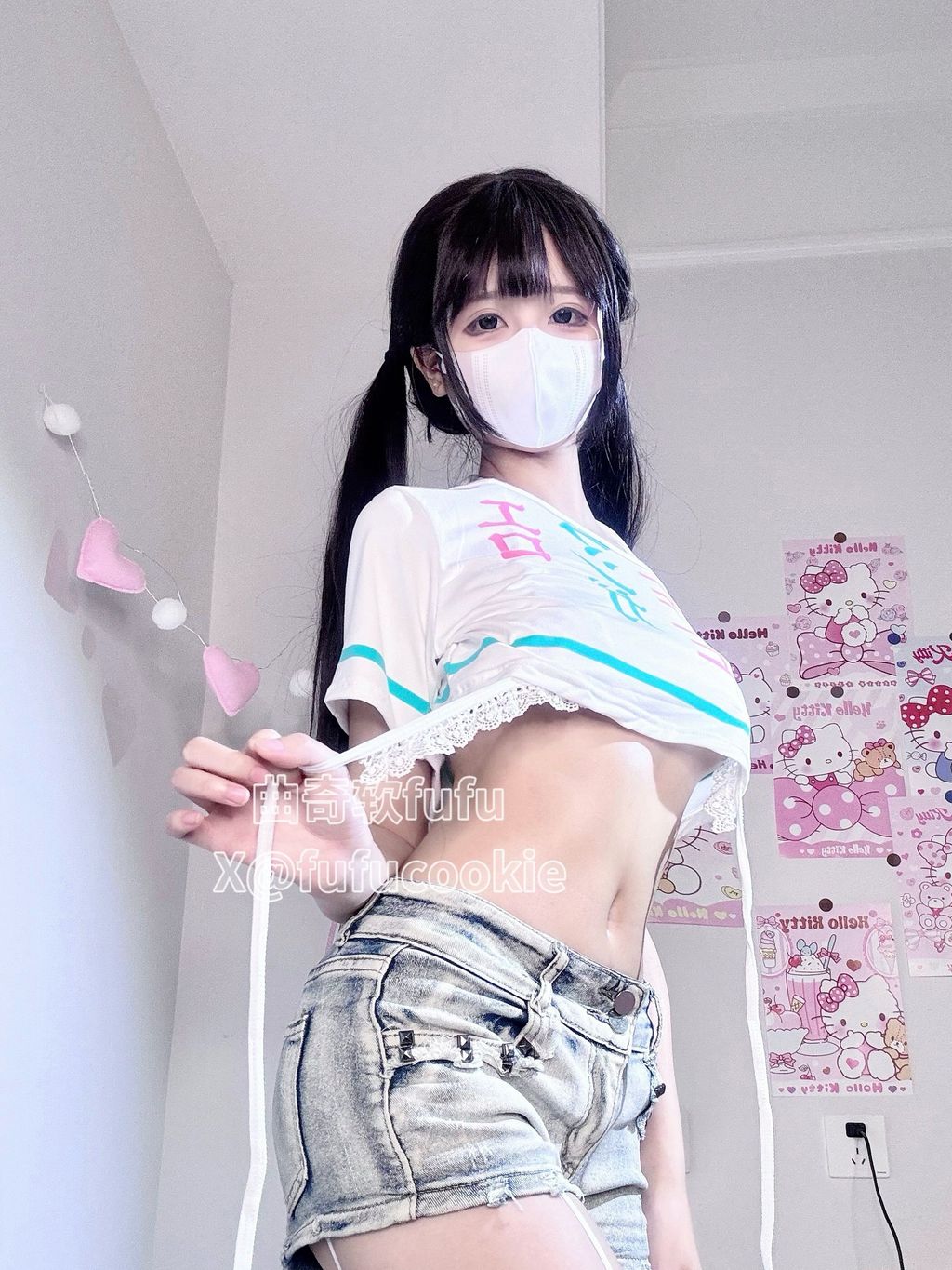 曲奇软fufu: 短T牛仔裤 (53 photos)