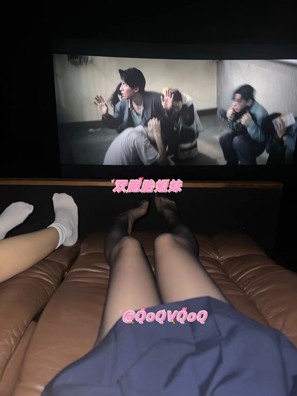 QoQVQoQ(花铁锤姐妹): 顶级双胞胎姐妹私拍合集 (401 photos + 37 videos) 17 QoQVQoQ(花铁锤姐妹): 顶级双胞胎姐妹私拍合集 (401 photos + 37 videos) 17