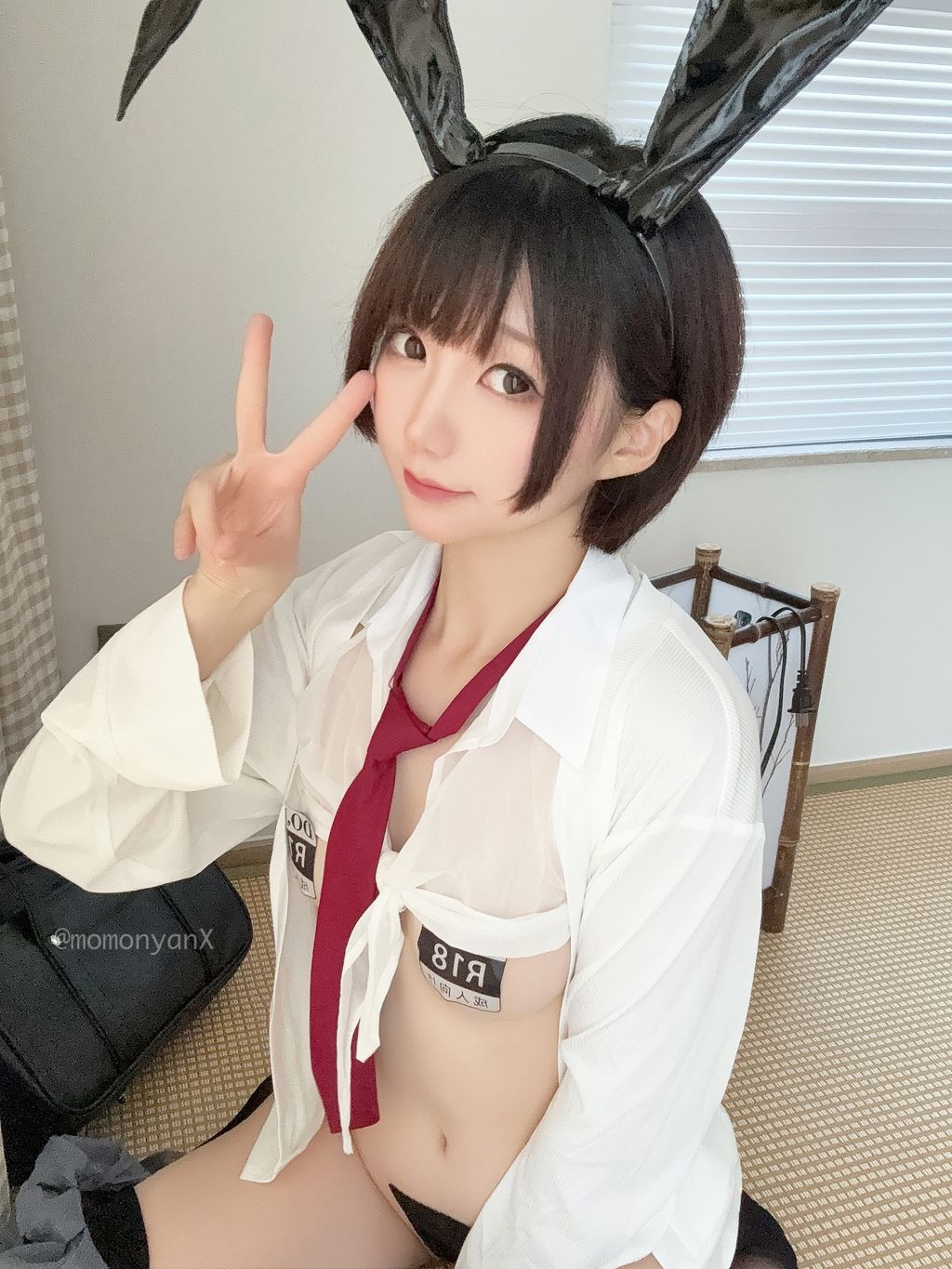 Coser@NAGISA魔物喵: [Fantia]バニーJK (41 photos)