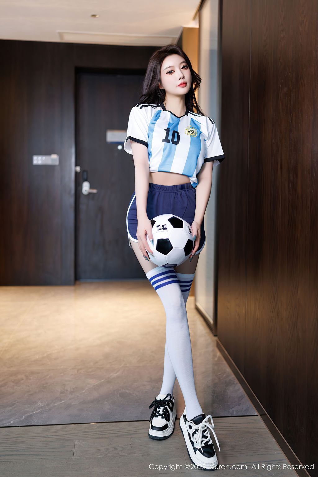 XIUREN No.9706 – 9720 (1121 photos)