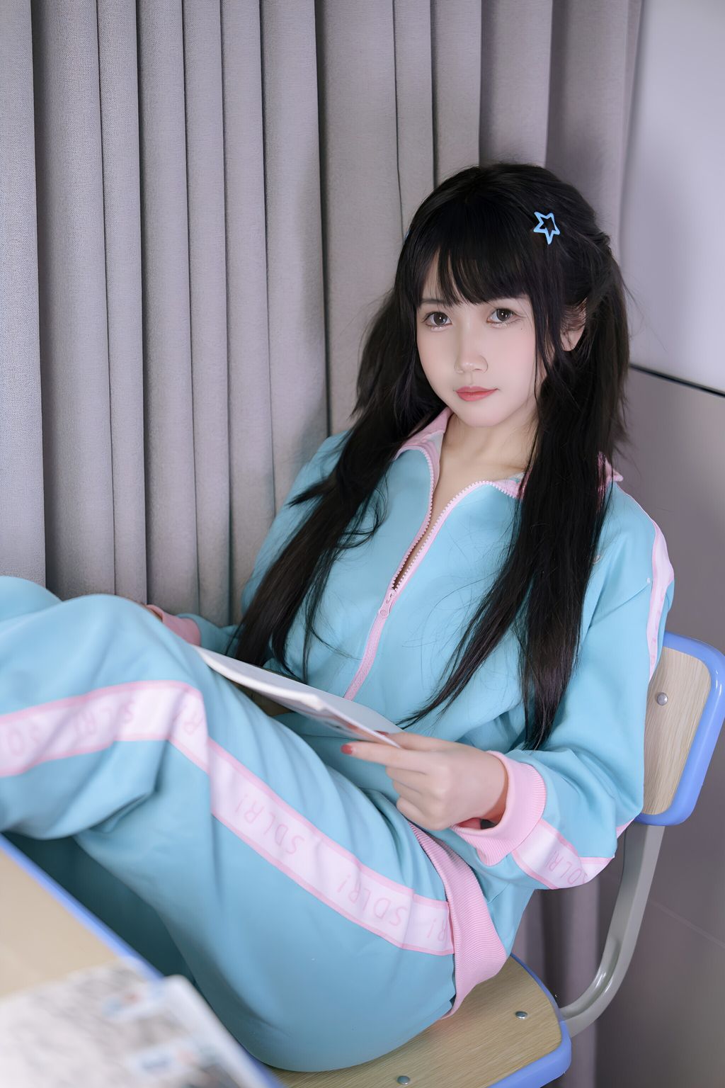 Coser@不呆猫: 涂油教室实习生 (76 photos + 1 video)
