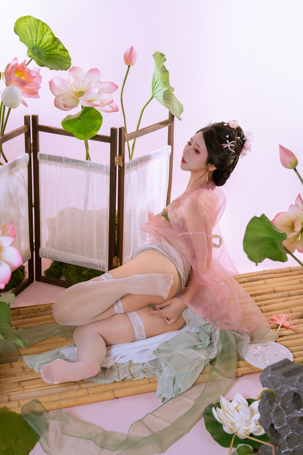 Coser@云溪溪 (Yunx1x1) & 奶桃桃: 采莲 (90 photos)