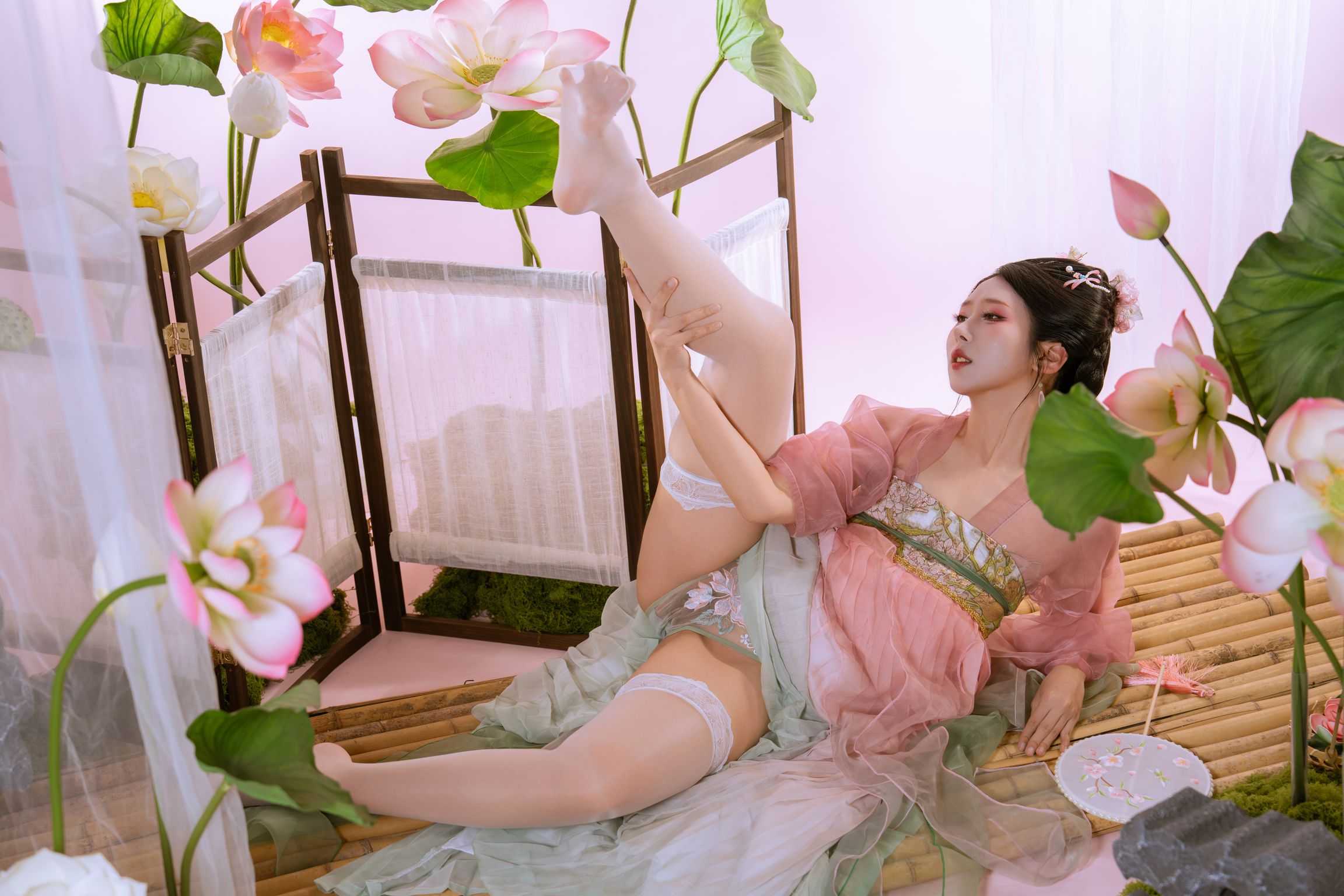 Coser@云溪溪 (Yunx1x1) & 奶桃桃: 采莲 (90 photos) 17 Coser@云溪溪 (Yunx1x1) & 奶桃桃: 采莲 (90 photos) 17