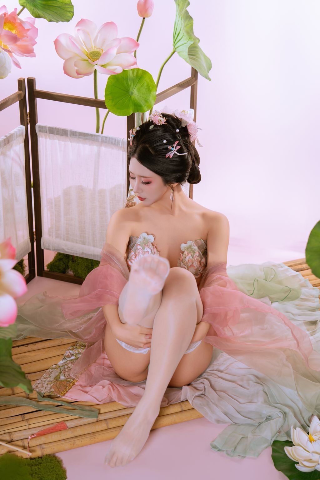 Coser@云溪溪 (Yunx1x1) & 奶桃桃: 采莲 (90 photos) 17 Coser@云溪溪 (Yunx1x1) & 奶桃桃: 采莲 (90 photos) 17