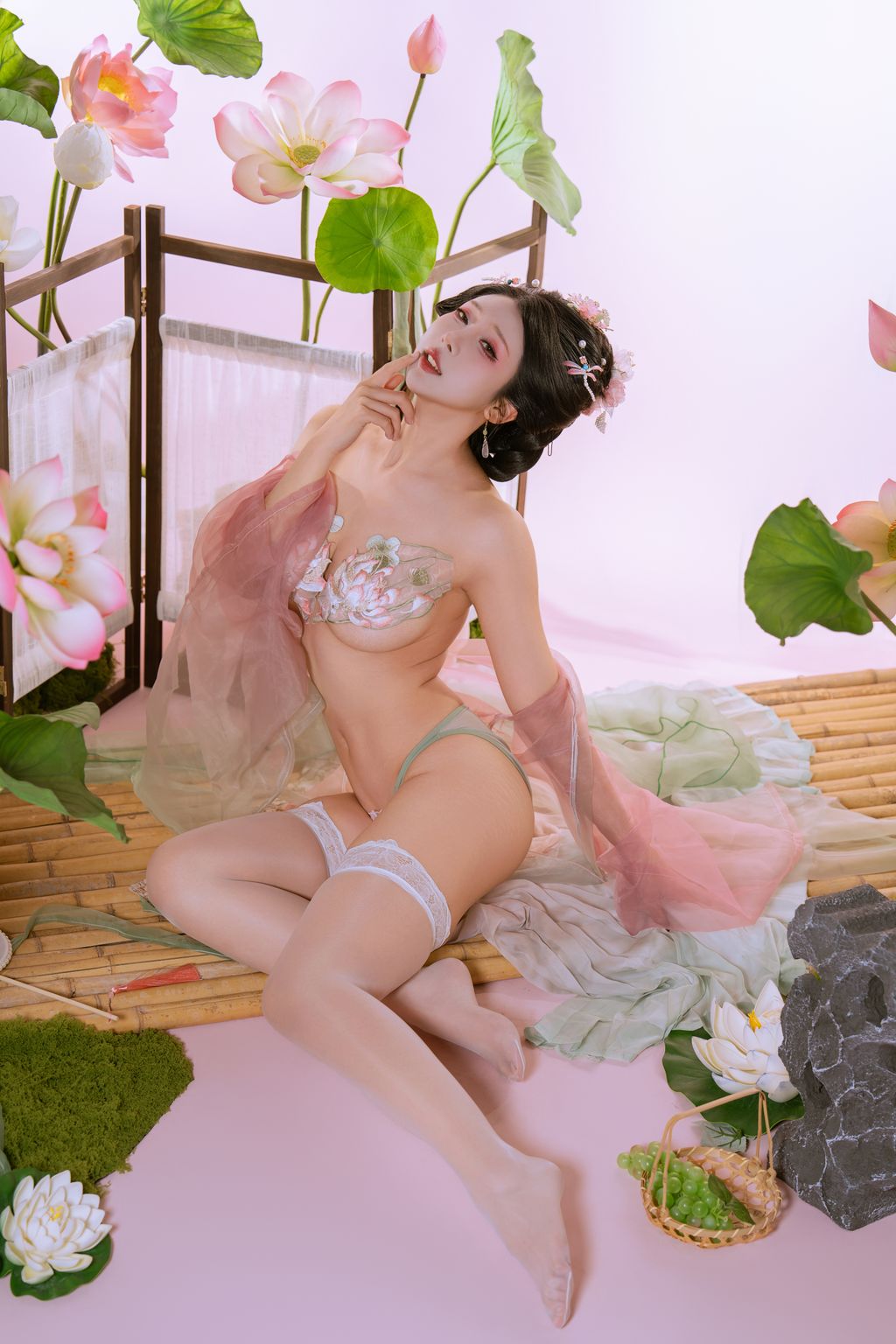 Coser@云溪溪 (Yunx1x1) & 奶桃桃: 采莲 (90 photos) 13 Coser@云溪溪 (Yunx1x1) & 奶桃桃: 采莲 (90 photos) 13