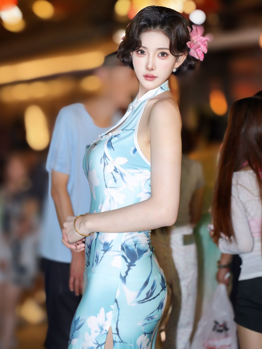 [XR Uncensored] 梨霜儿: R18 秀人网模特 性感旗袍肉丝 (118 photos)