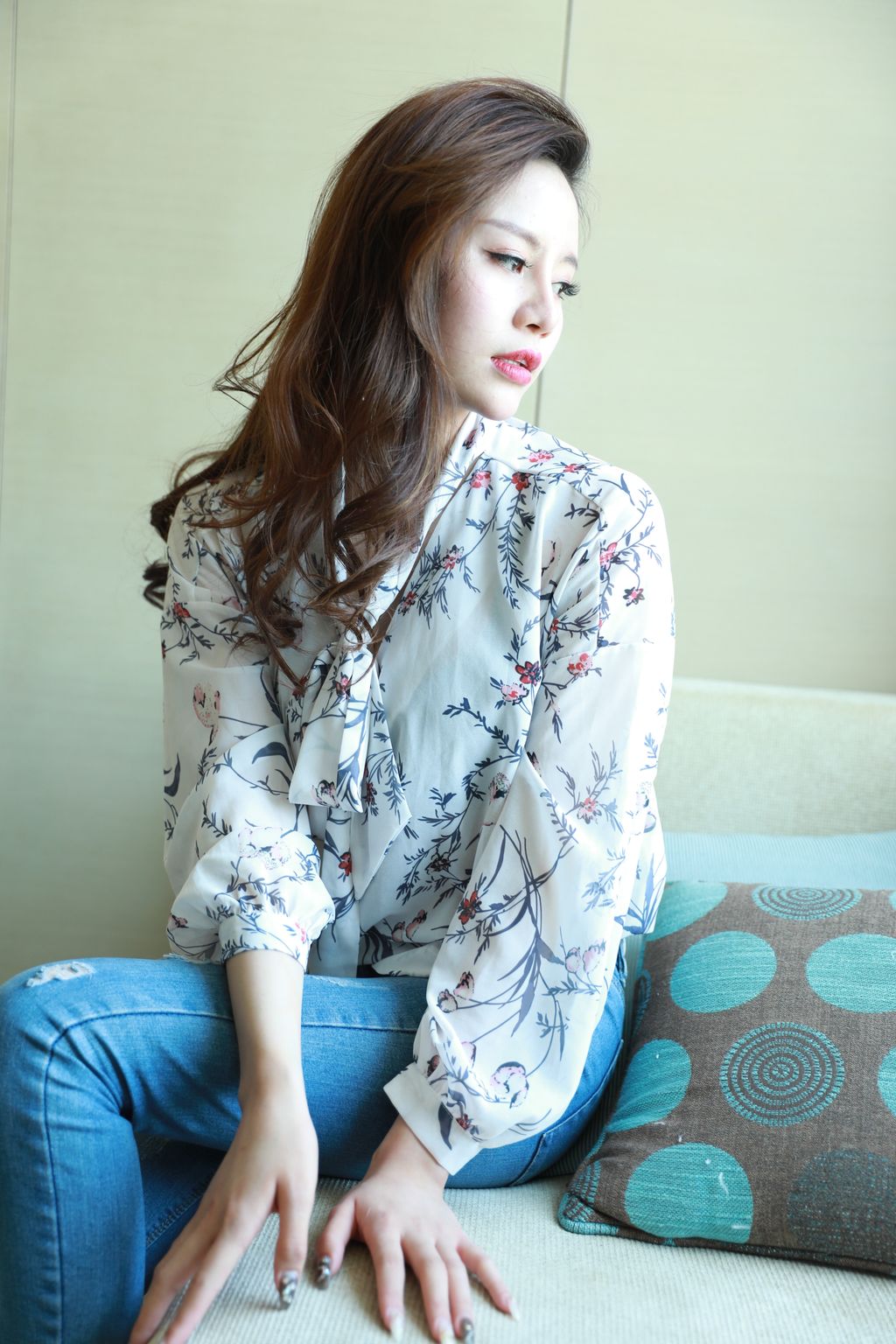 [Private Photoshoot] 戴薇: 气质御姐 全尺度超清私拍 (141 photos)