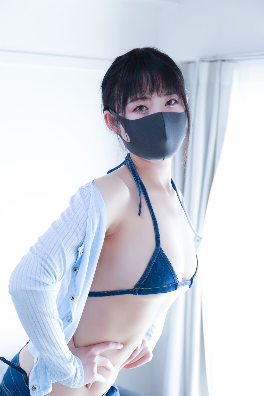 李佳: 吉他妹妹2 (66 photos)