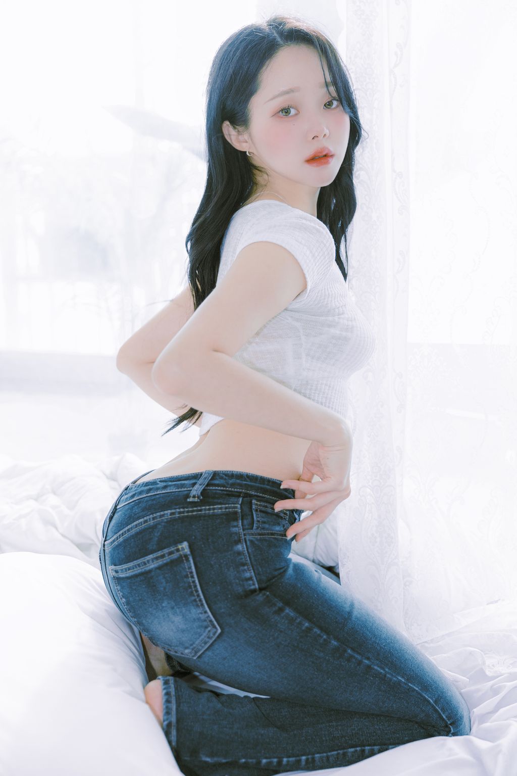 Inah (이나): Blooming Day (87 photos)