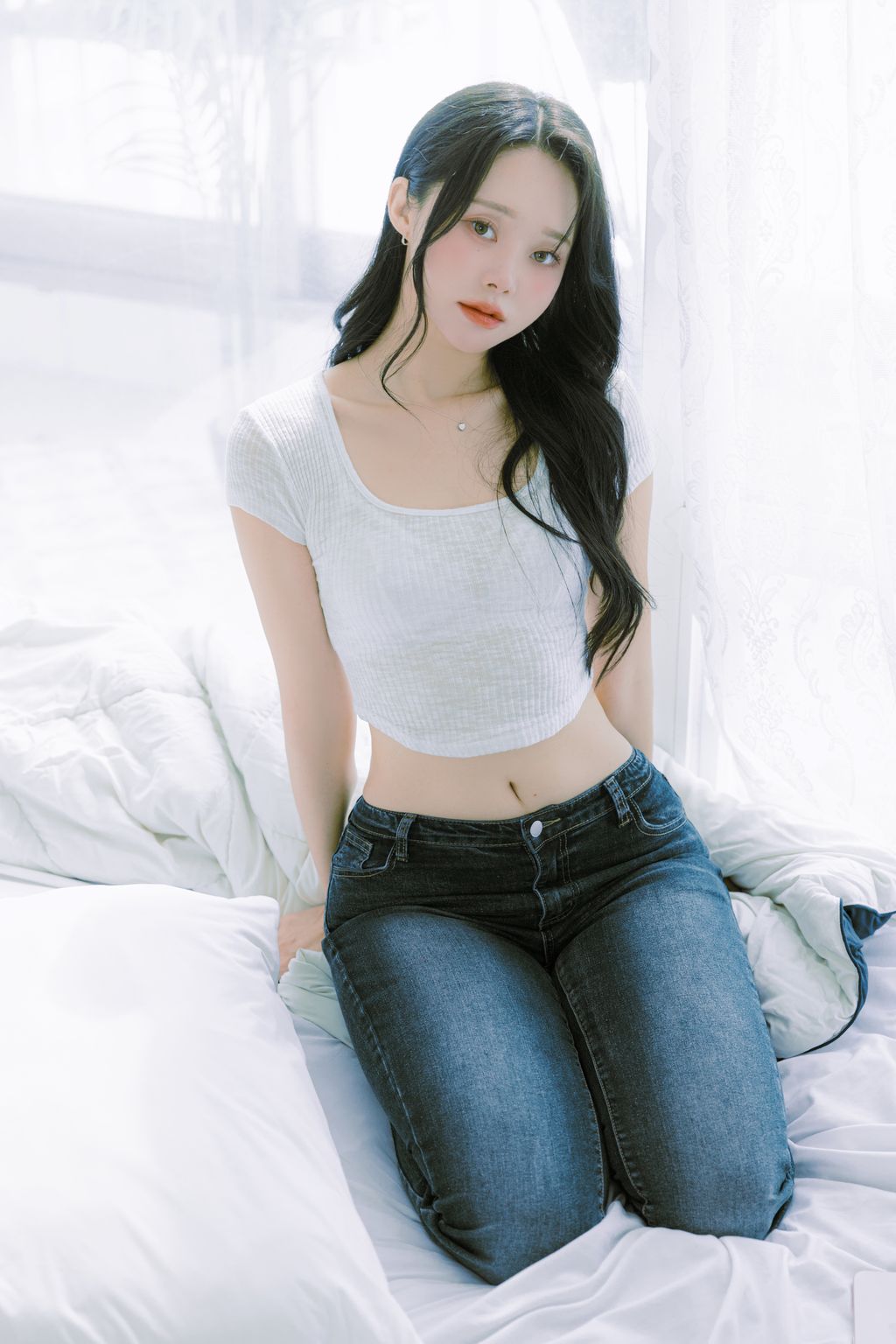 Inah (이나): Blooming Day (87 photos)