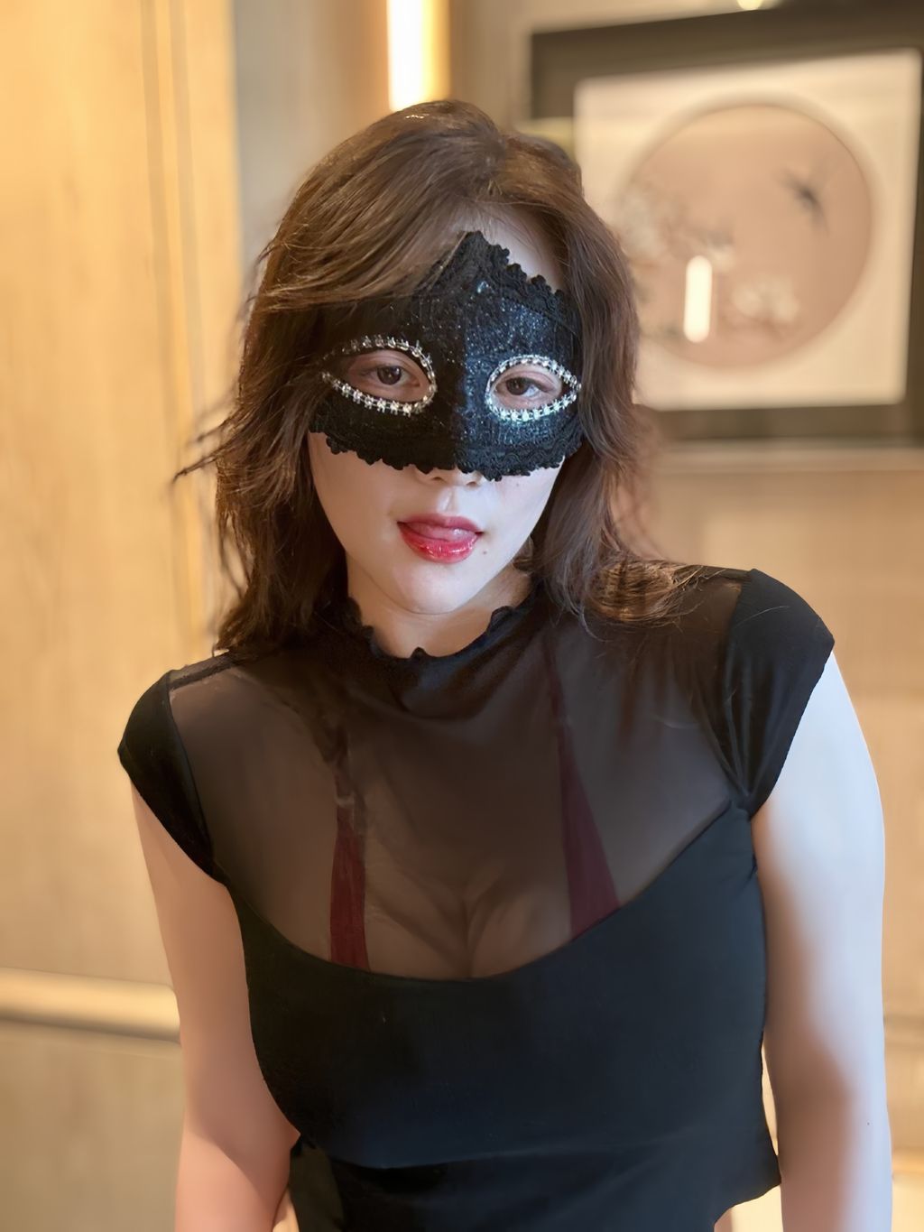 可可西yyy: 蒙面女侠红色包臀裙 (48 photos + 3 videos)