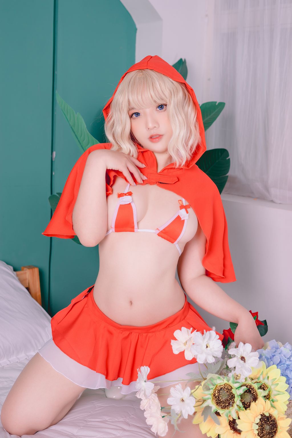 Coser@Messie Huang: Red Hood (60 photos)