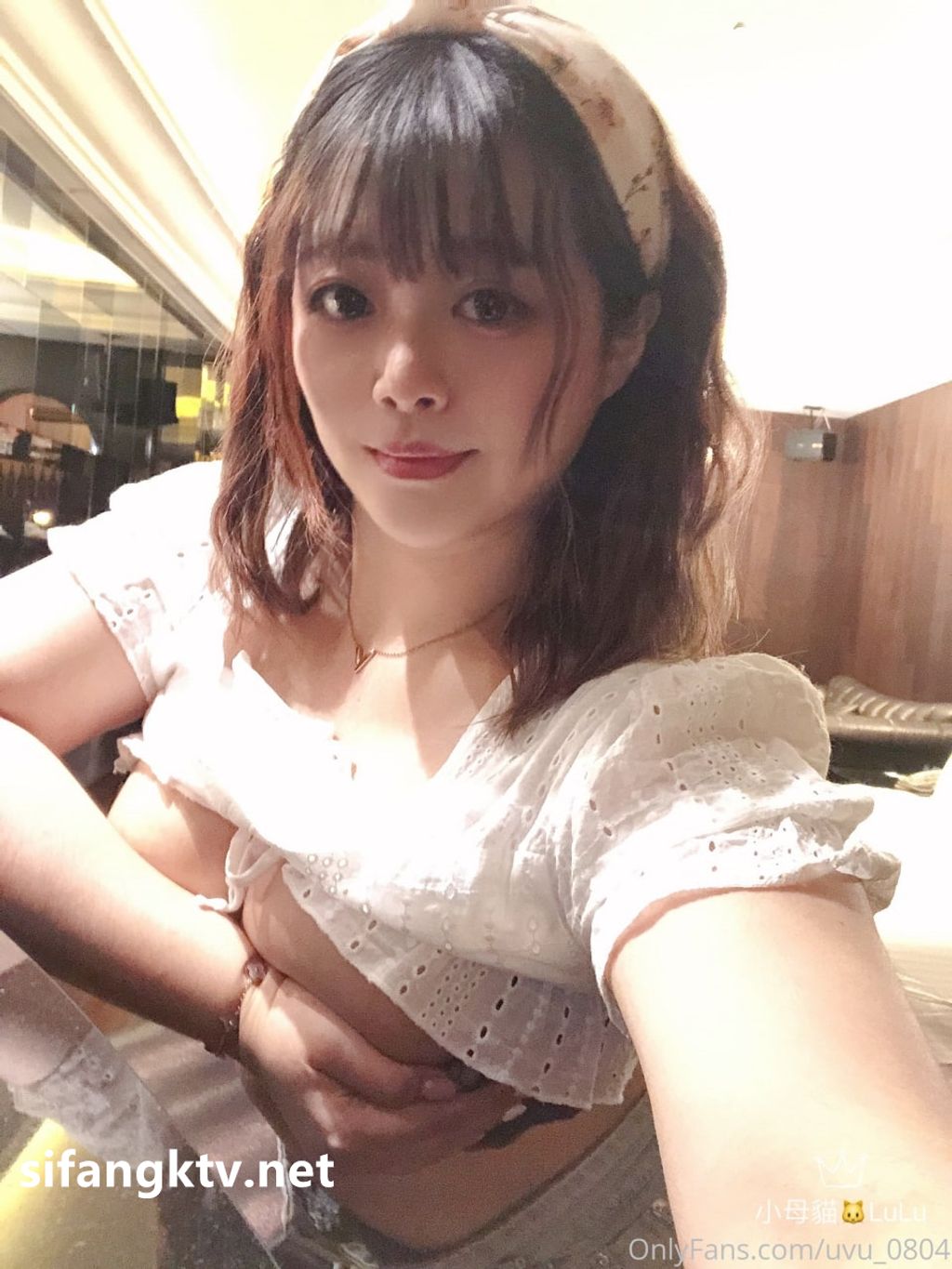 Coser@uvu_0804(小母貓貓臉LuLu): 童颜丰满性爱 各式COS换装诱惑 (162 photos + 32 videos)