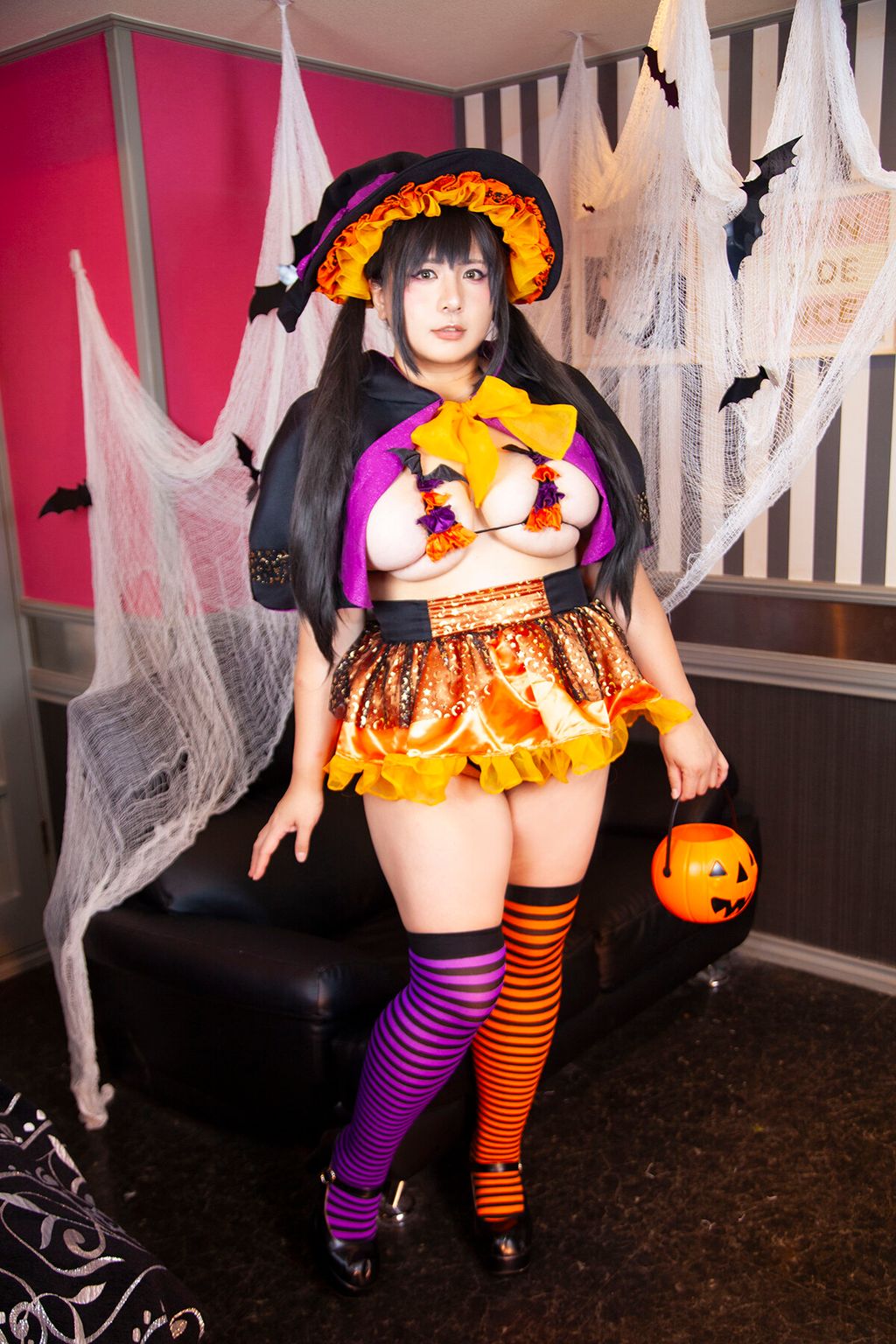 Coser@蝶月真綾: いたずら好きの魔女さん (169 photos)