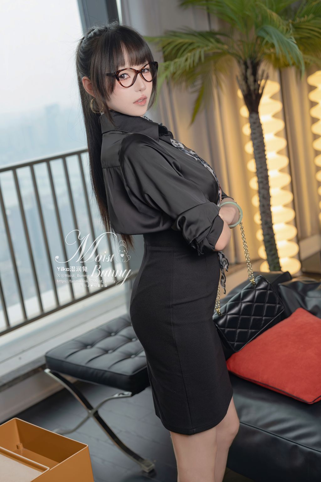 Coser@黏黏团子兔: 04月作品『总裁攻略』 Buttons (145 photos ) 8 Coser@黏黏团子兔: 04月作品『总裁攻略』 Buttons (145 photos ) 8