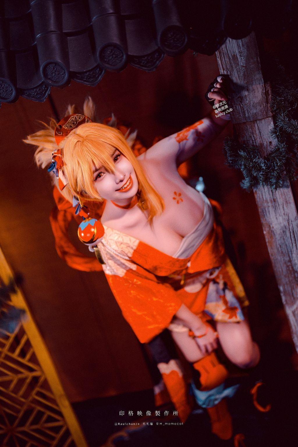 Coser@慕慕Momo: 電車通學少女 (8K ver) (64 photos + 1 video)
