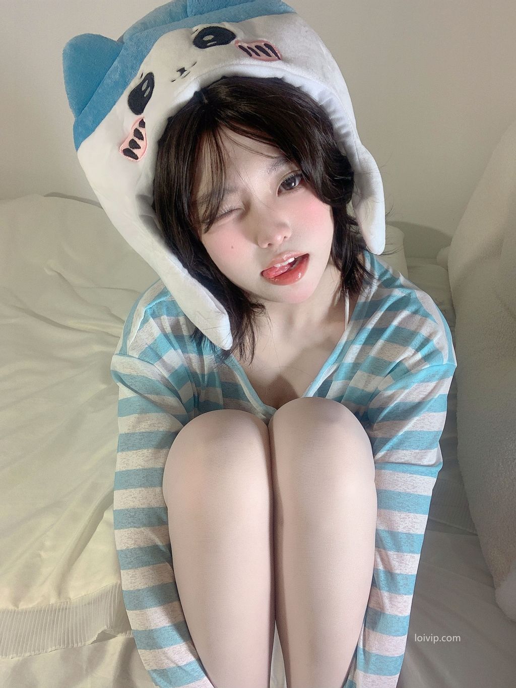 Coser@你的真真u: 居家女友 (99 photos + 1 video)