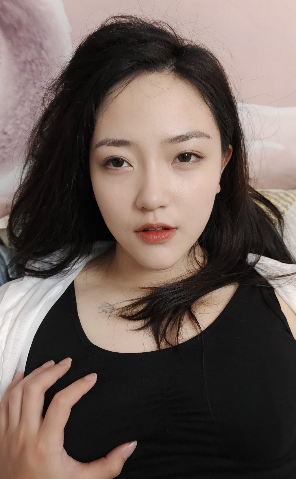 [OtherXXX] Amyun: 大奶巨乳反差婊调教私拍 纯净版私房照 (190 photos + 84 videos)
