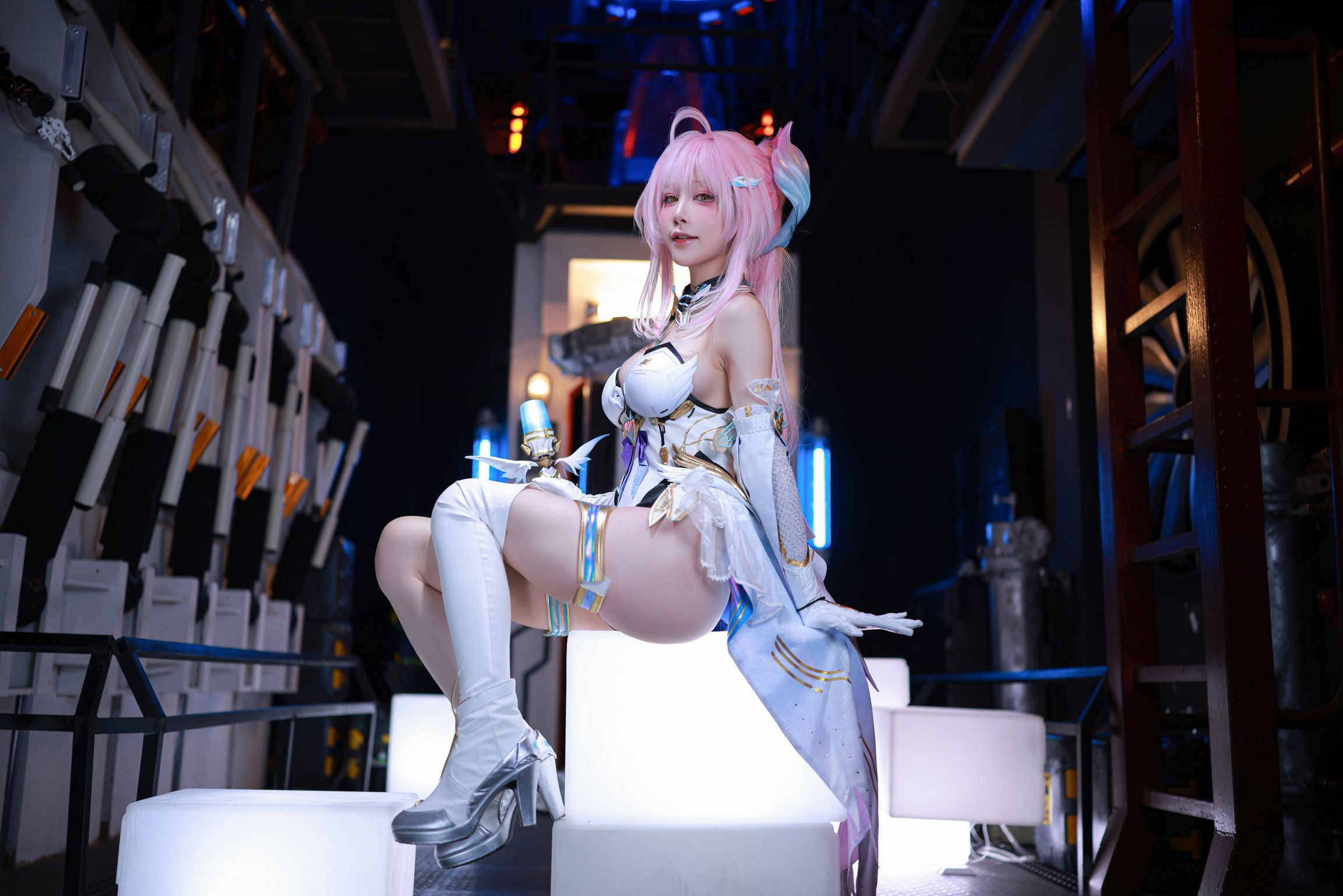Coser@水淼Aqua: 鸣潮 爱弥斯 (61 photos)