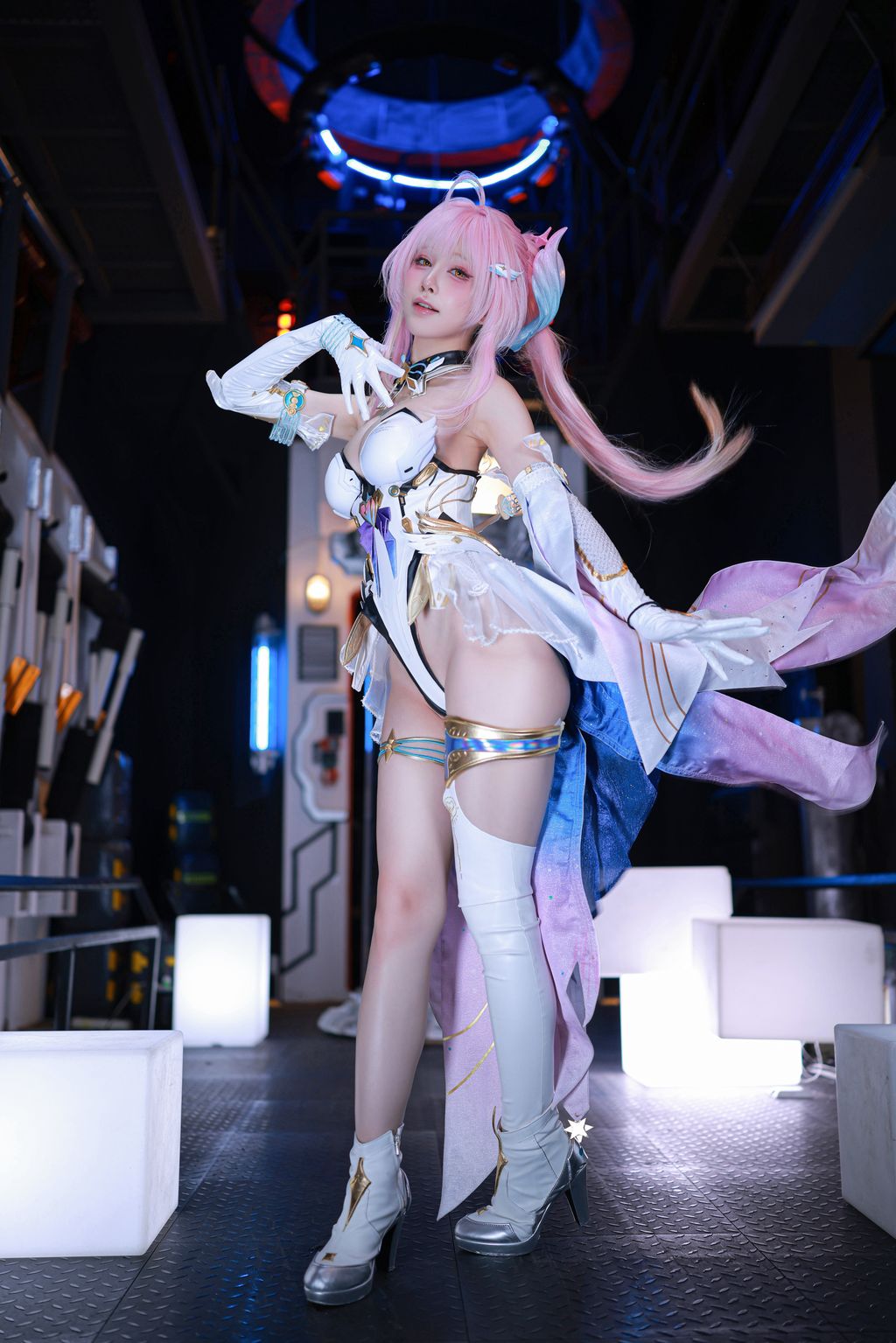 Coser@水淼Aqua: 鸣潮 爱弥斯 (61 photos)