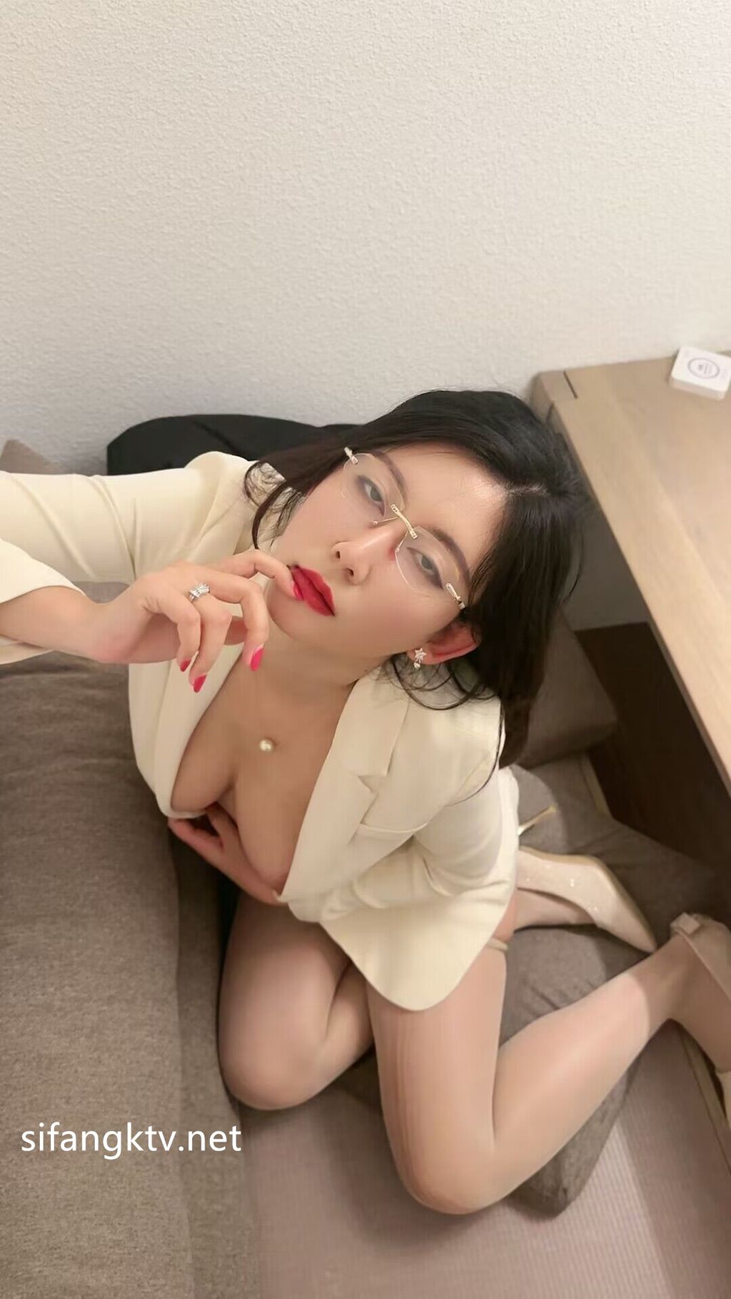 [XR Uncensored] nova李雅: R18 秀人网模特 劲爆私拍合集 #01 (1411 photos)