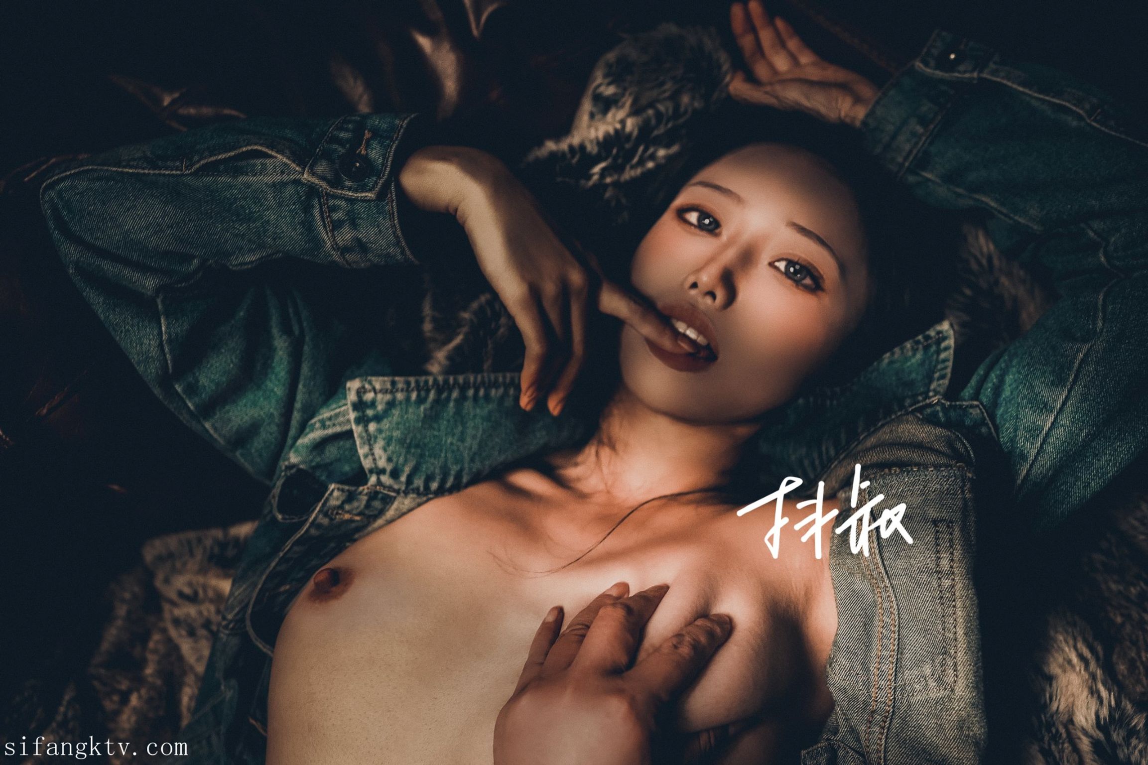 抖叔: 顶级唯美情色摄影大师作品 (215 photos) 2 抖叔: 顶级唯美情色摄影大师作品 (215 photos) 2