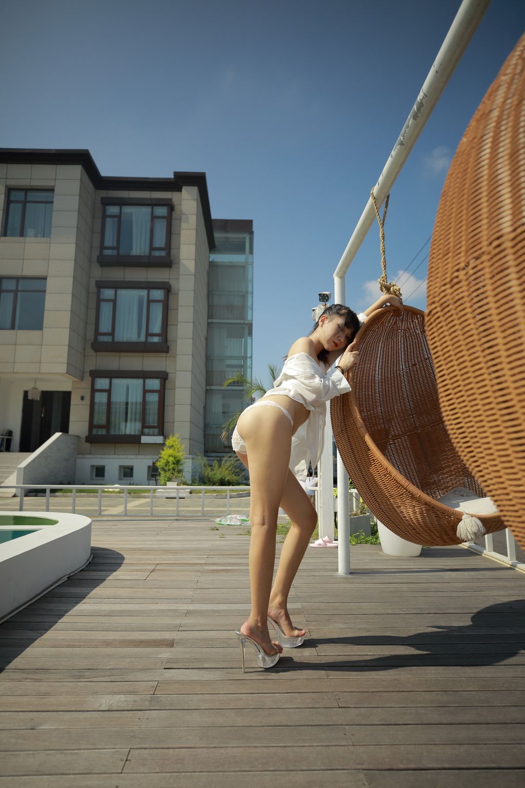 [Private Photoshoot] 猫猫: 极品苗条高马尾户外 (377 photos + 9 videos)