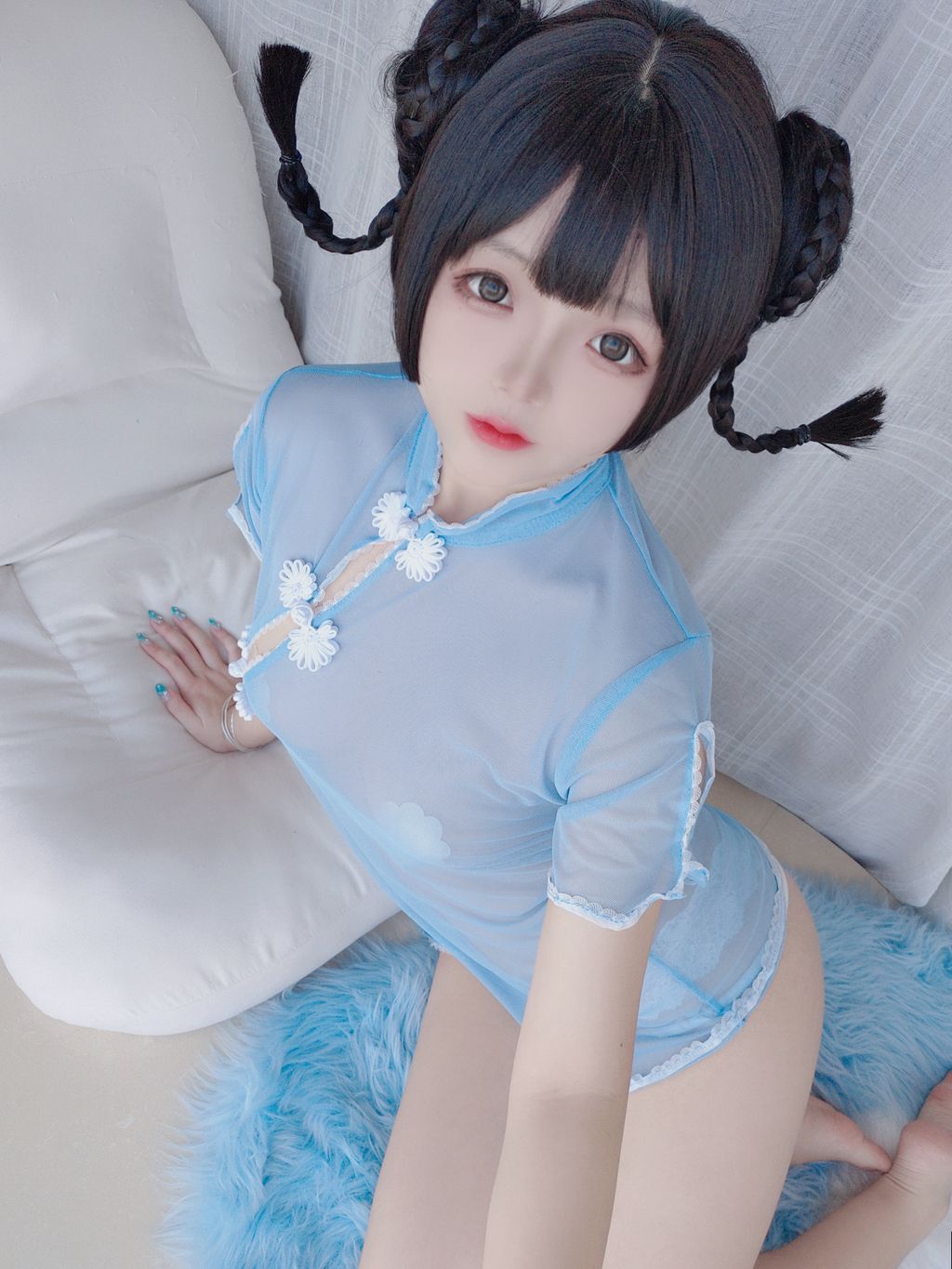 Coser@日奈娇: 透明旗袍自拍 (50 photos)