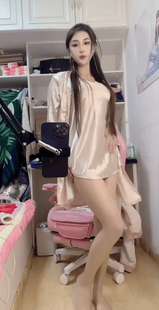 微微很迷人: 快手大奶御姐 诱人录播 (96 photos + 13 videos) 11 微微很迷人: 快手大奶御姐 诱人录播 (96 photos + 13 videos) 11