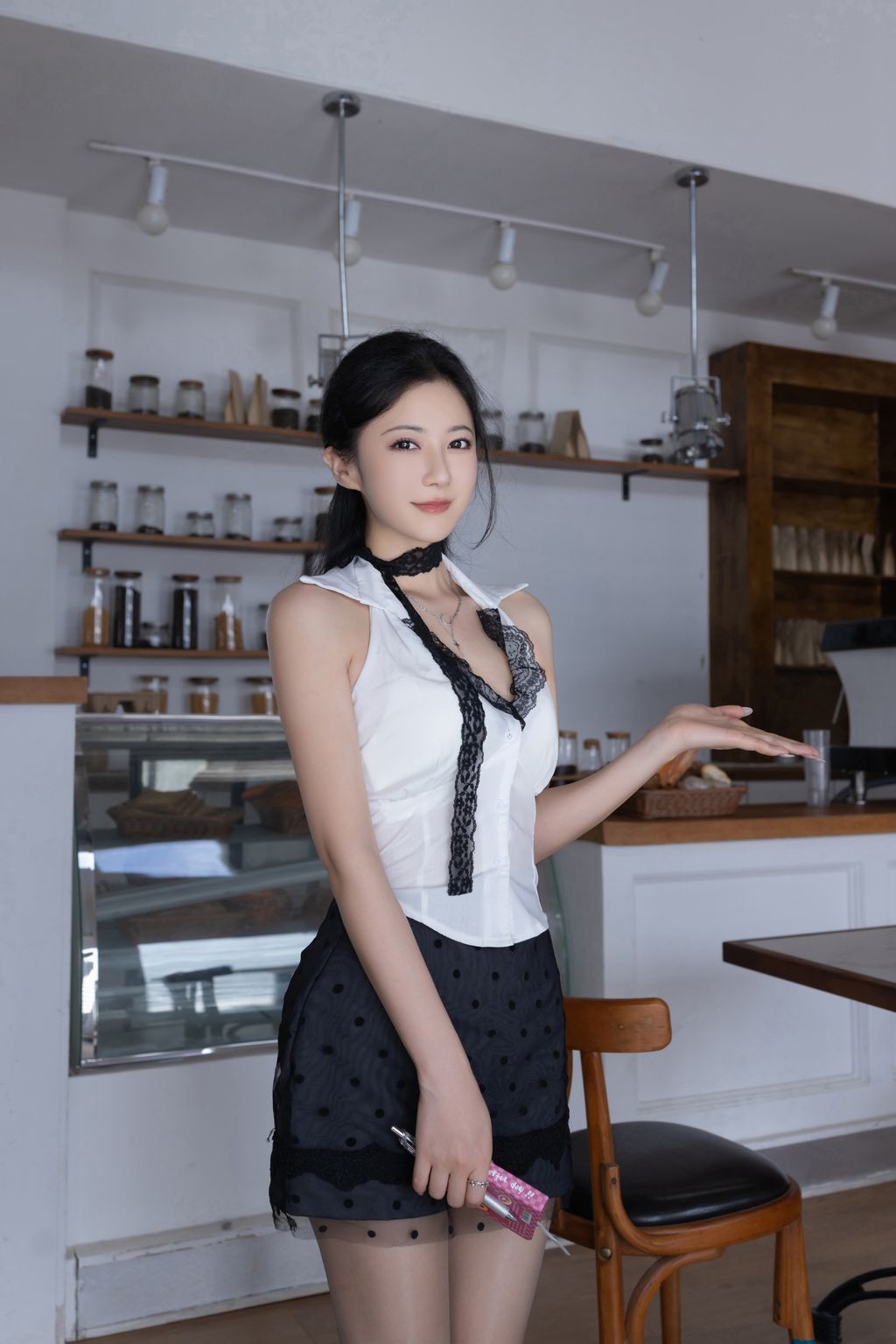 [内购无水印] 鱼子酱Fish: 咖啡店的邂逅 (120 photos)